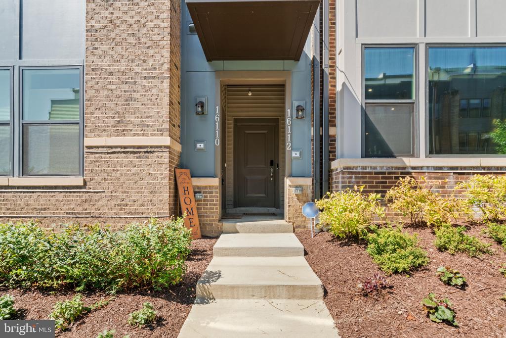 Rockville, Maryland, 20855, United States, 3 Bedrooms Bedrooms, ,3 BathroomsBathrooms,Residential,For Sale,1929038