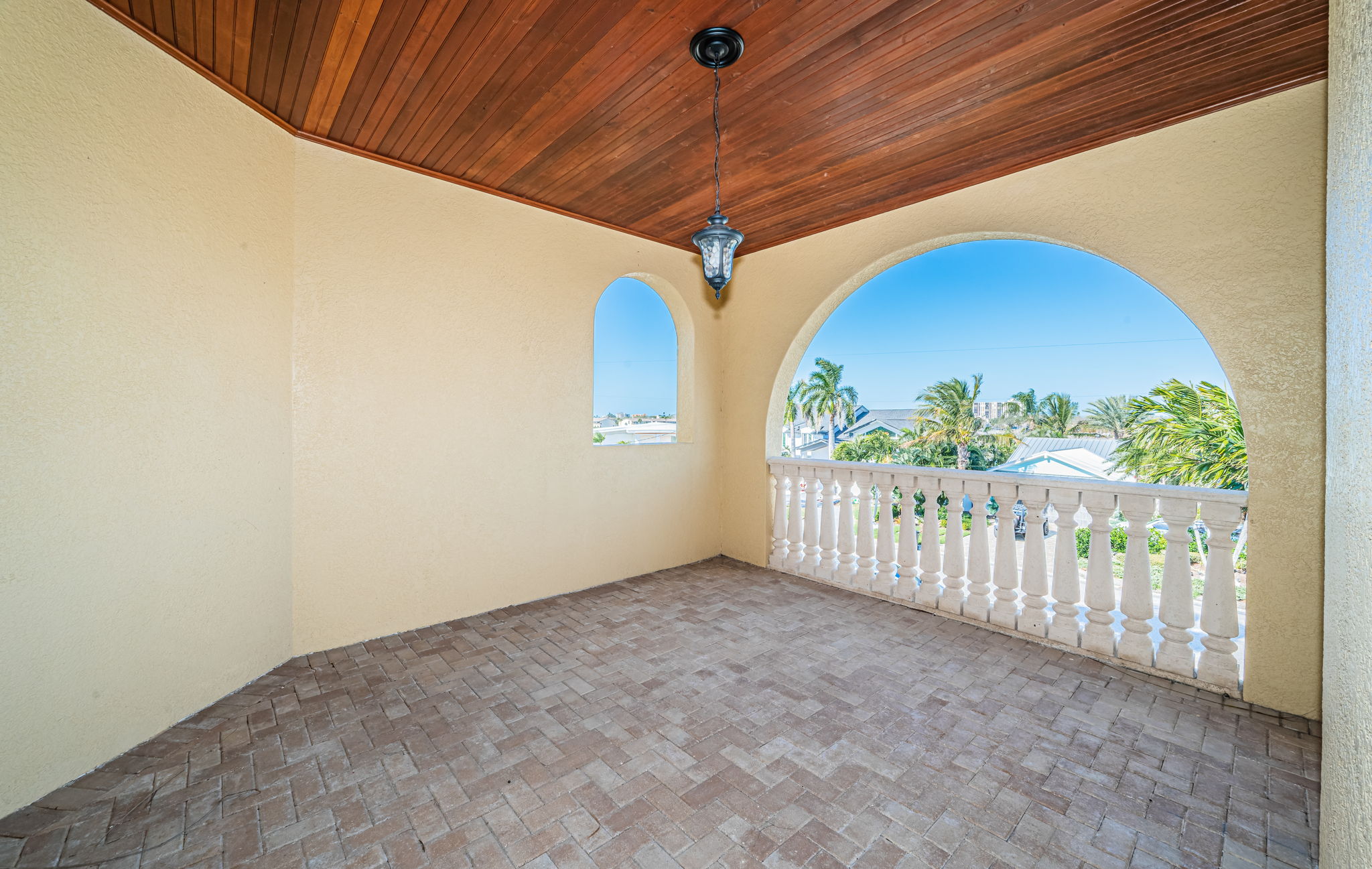 St Petersburg, Florida, 33707, United States, 5 Bedrooms Bedrooms, ,5 BathroomsBathrooms,Residential,For Sale,2006025