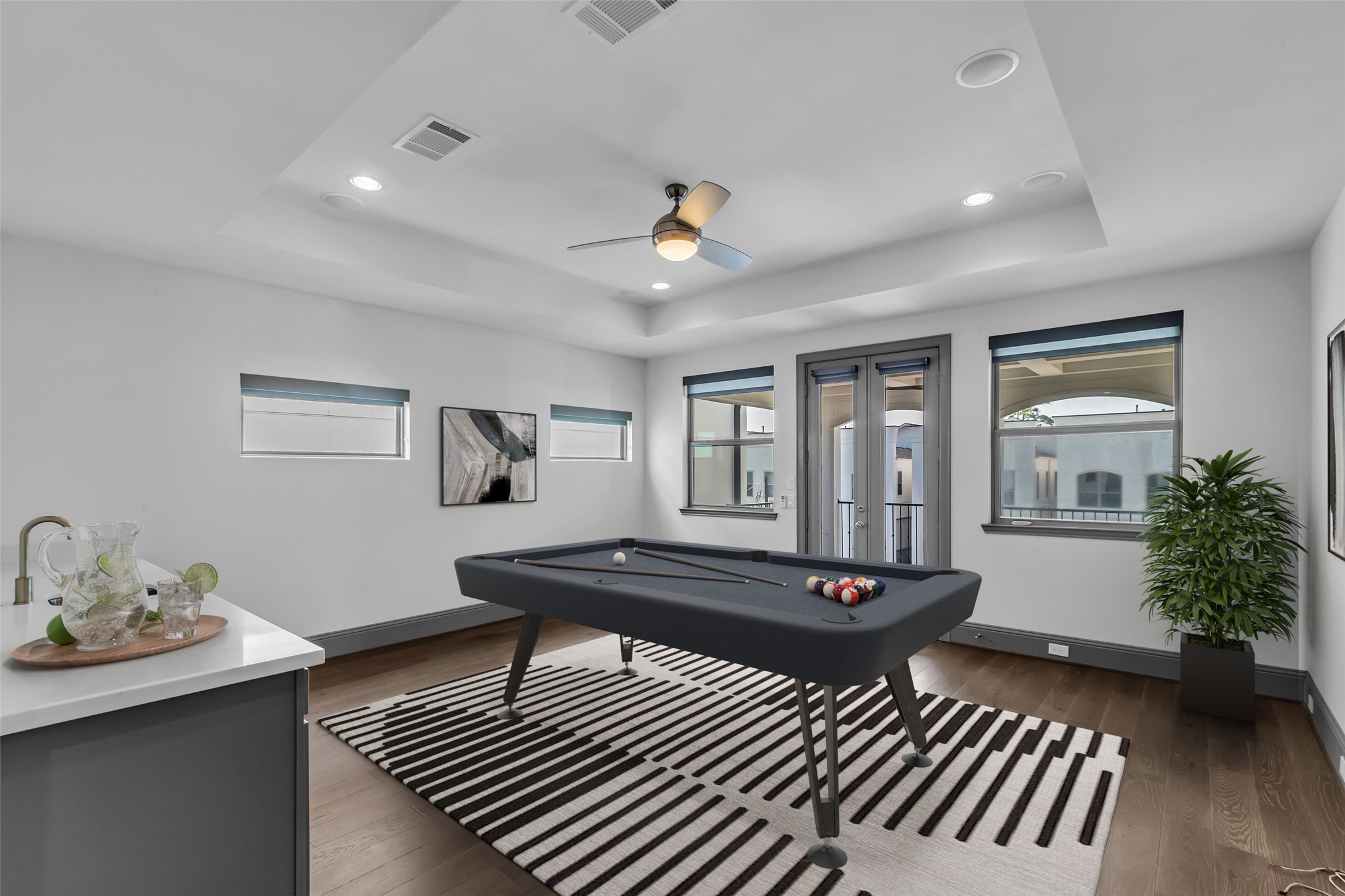 Houston, Texas, 77008, United States, 4 Bedrooms Bedrooms, ,4 BathroomsBathrooms,Residential,For Sale,1989556