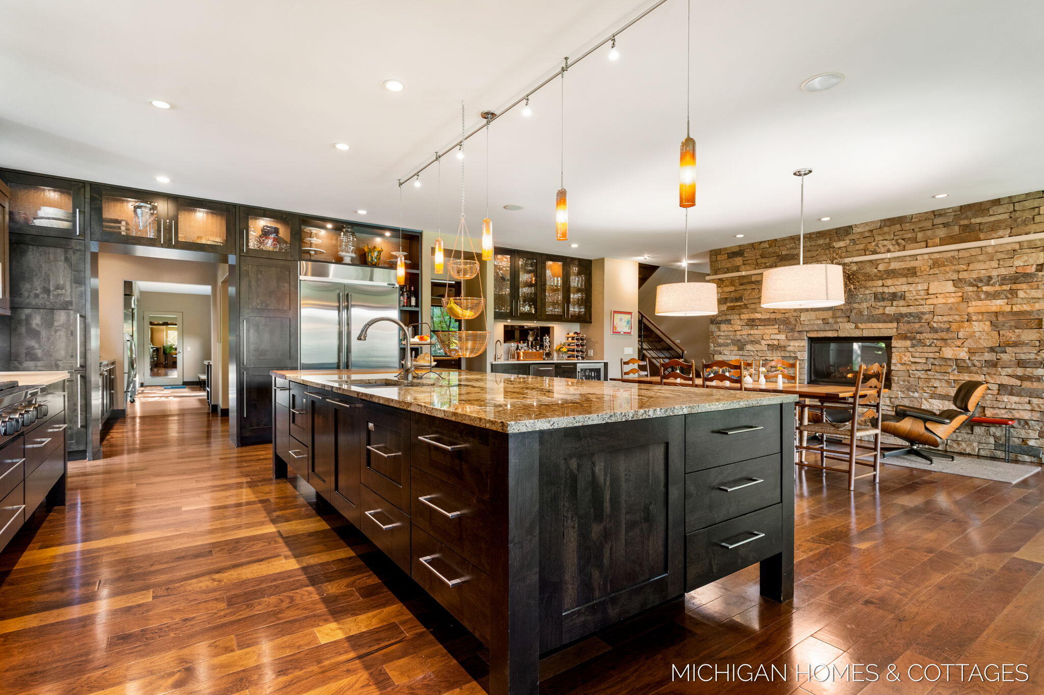 Saugatuck, Michigan, 49453, United States, 5 Bedrooms Bedrooms, ,4 BathroomsBathrooms,Residential,For Sale,1940964