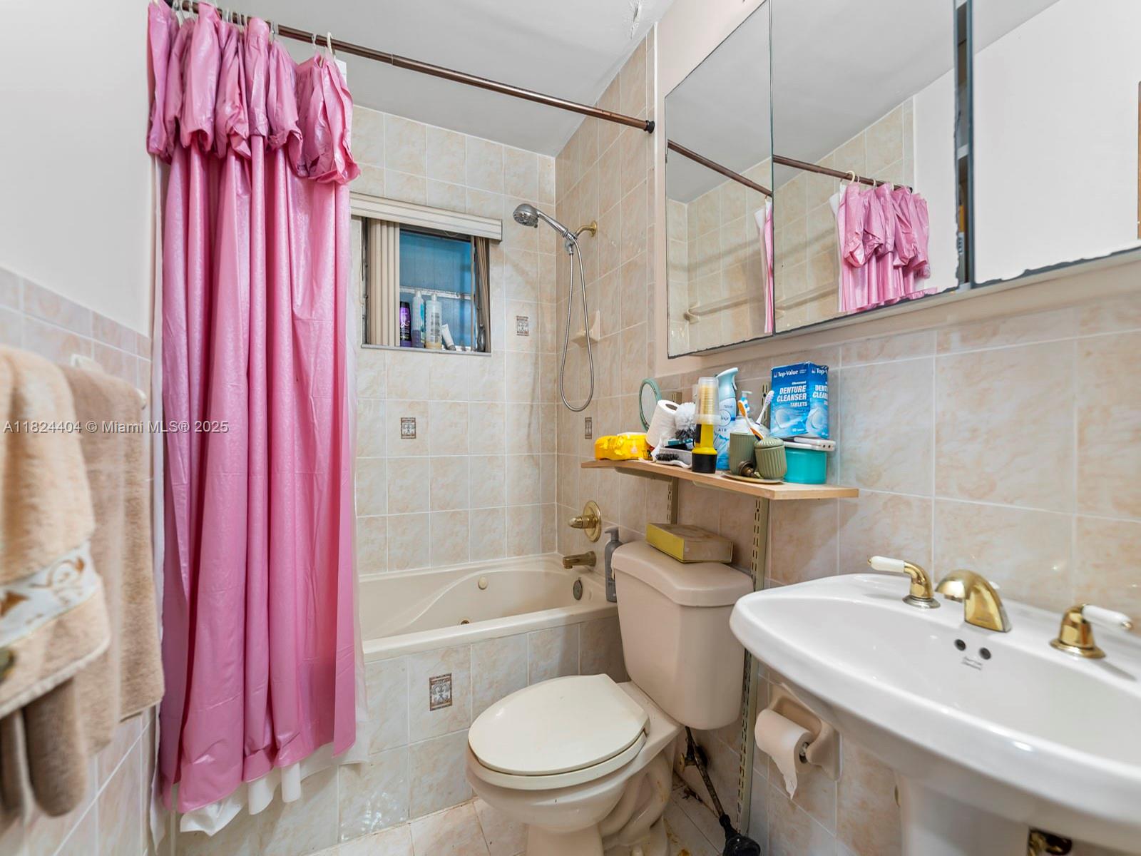 Palmetto Bay, Florida, 33157, United States, 3 Bedrooms Bedrooms, ,3 BathroomsBathrooms,Residential,For Sale,1867576