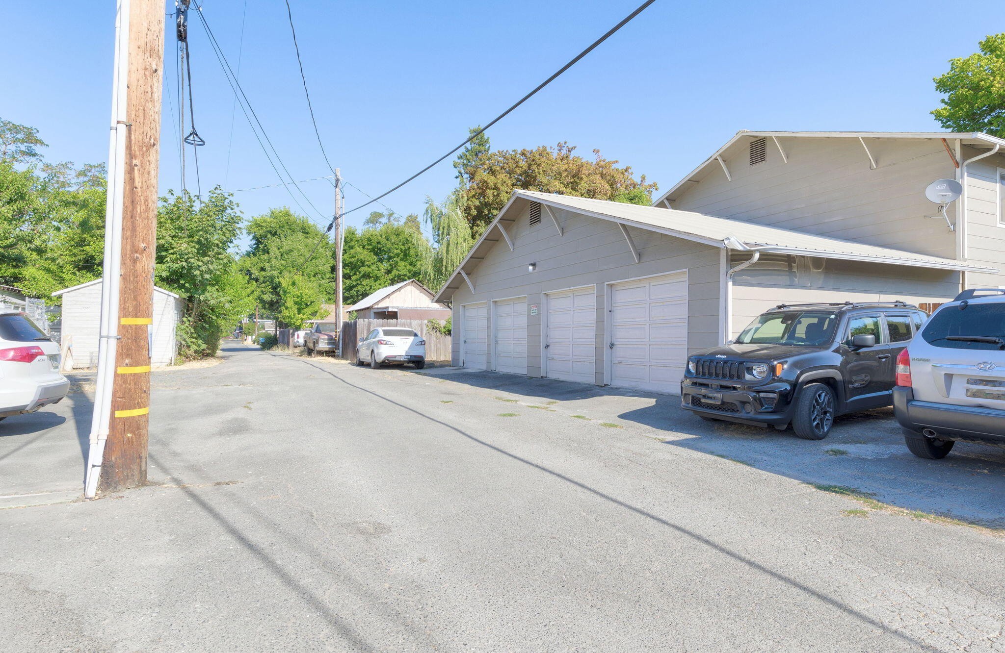 Grants Pass, Oregon, 97526, United States, ,Residential,For Sale,1916404