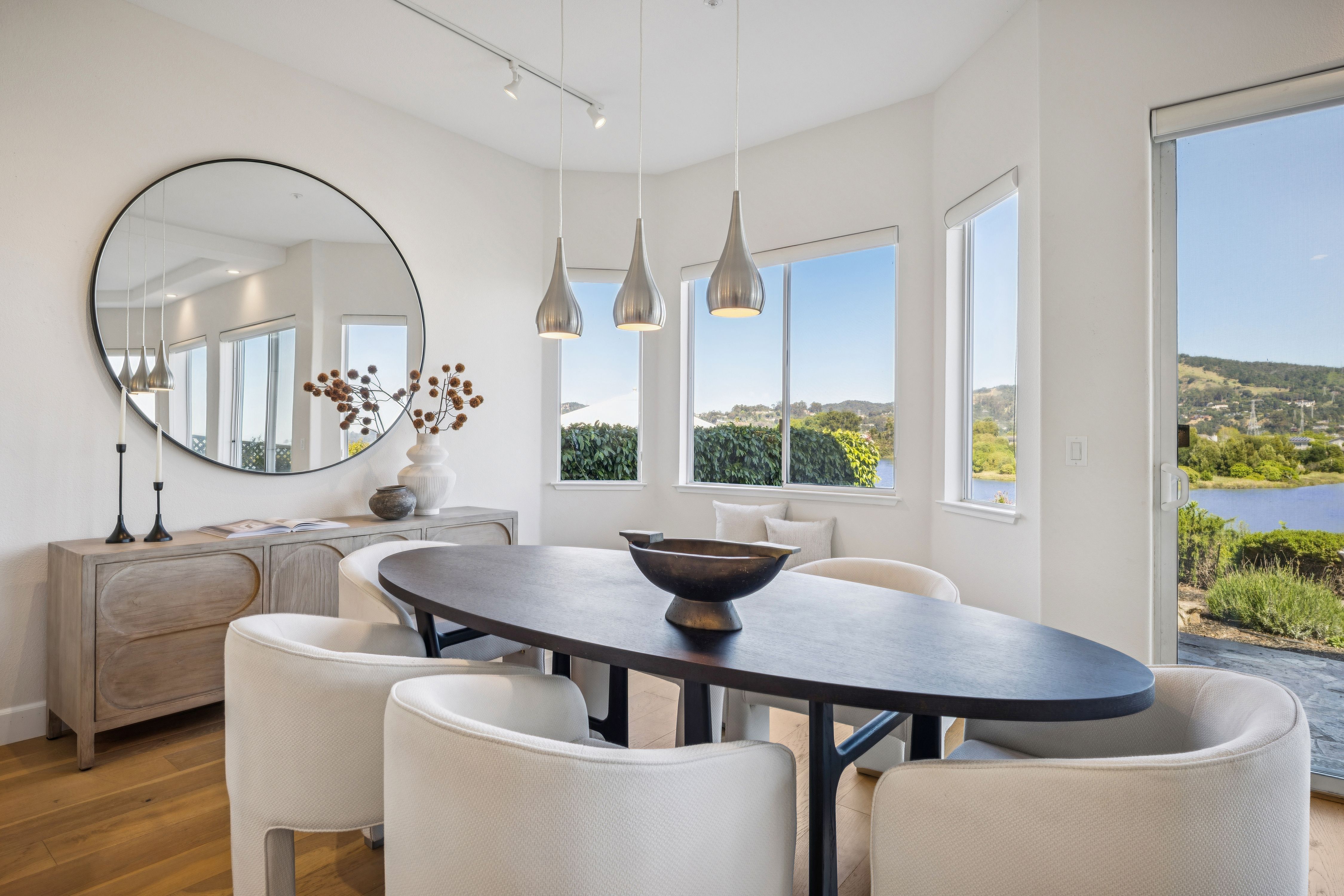  Sunny Waterfront Baypoint Lagoon Home - 物件實景