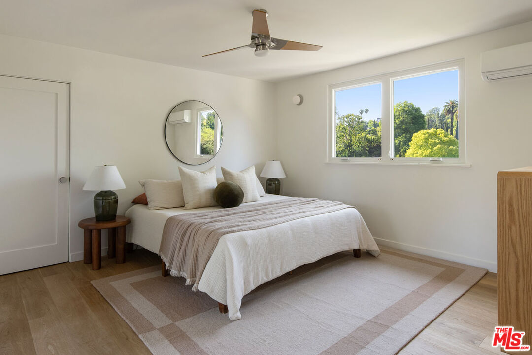 Los Angeles, California, 90039, United States, 3 Bedrooms Bedrooms, ,2 BathroomsBathrooms,Residential,For Sale,1856882
