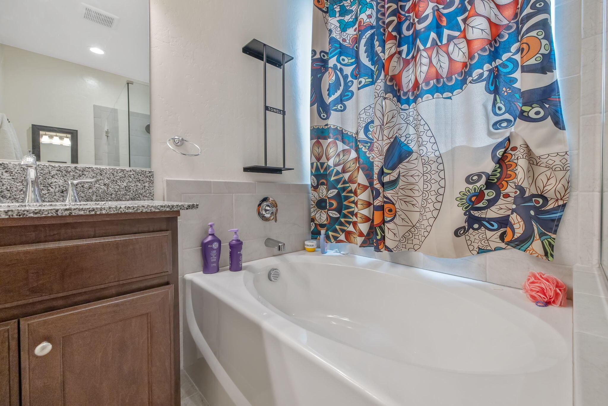 Visalia, California, 93291, United States, 4 Bedrooms Bedrooms, ,2 BathroomsBathrooms,Residential,For Sale,1927793