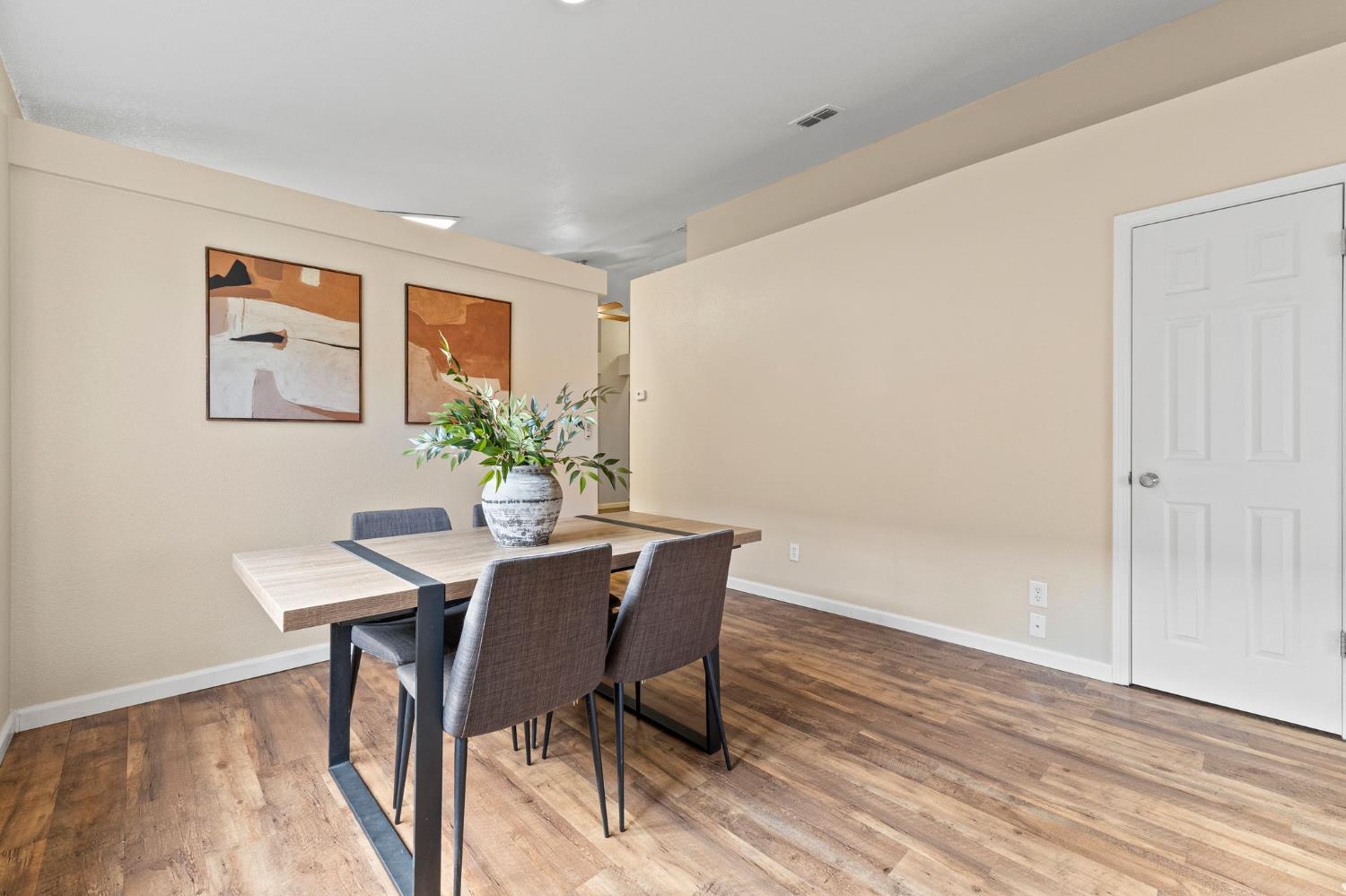 Rancho Cordova, California, 95670, United States, 3 Bedrooms Bedrooms, ,2 BathroomsBathrooms,Residential,For Sale,1900800