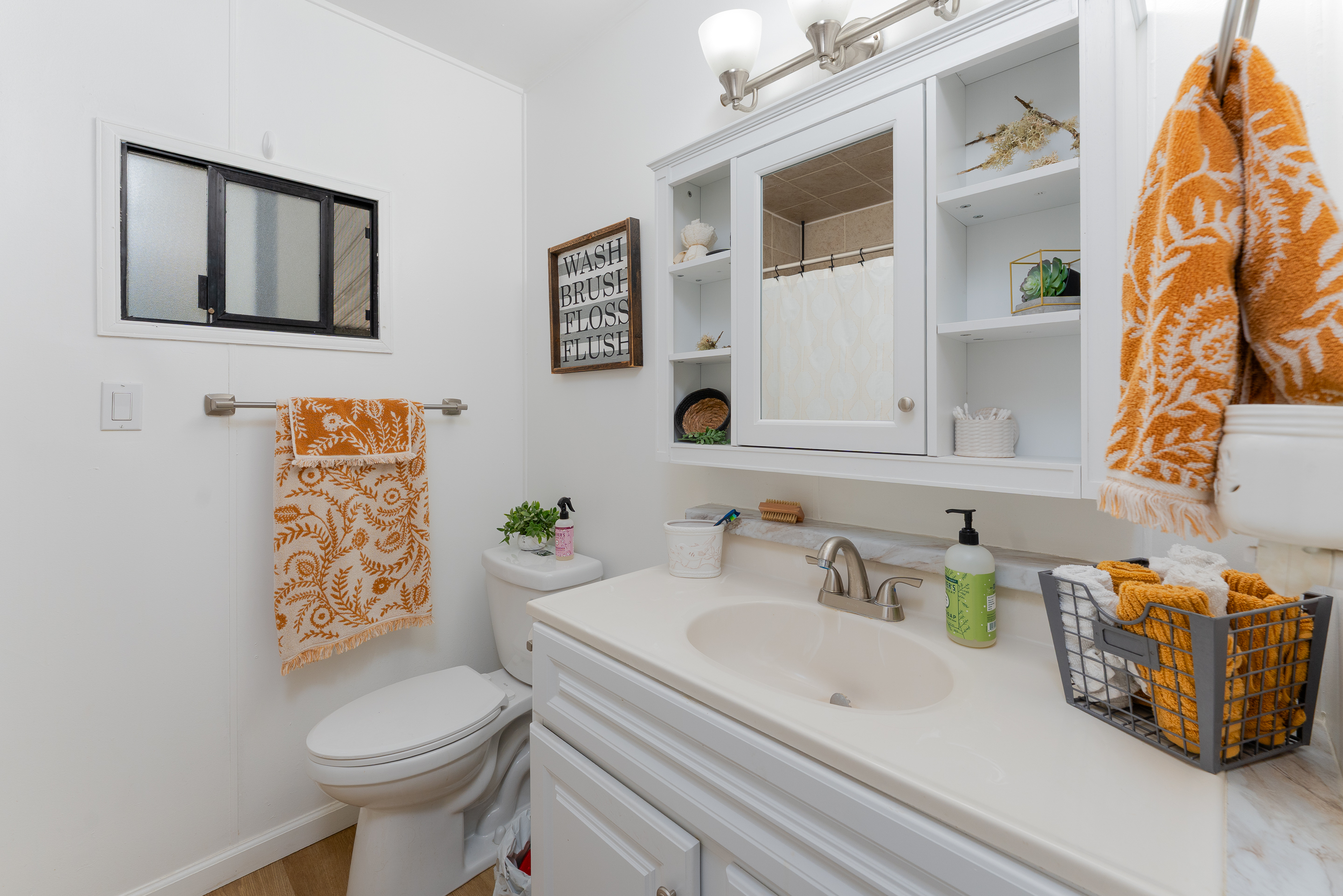 Willits, California, 95490, United States, 3 Bedrooms Bedrooms, ,2 BathroomsBathrooms,Residential,For Sale,1883434