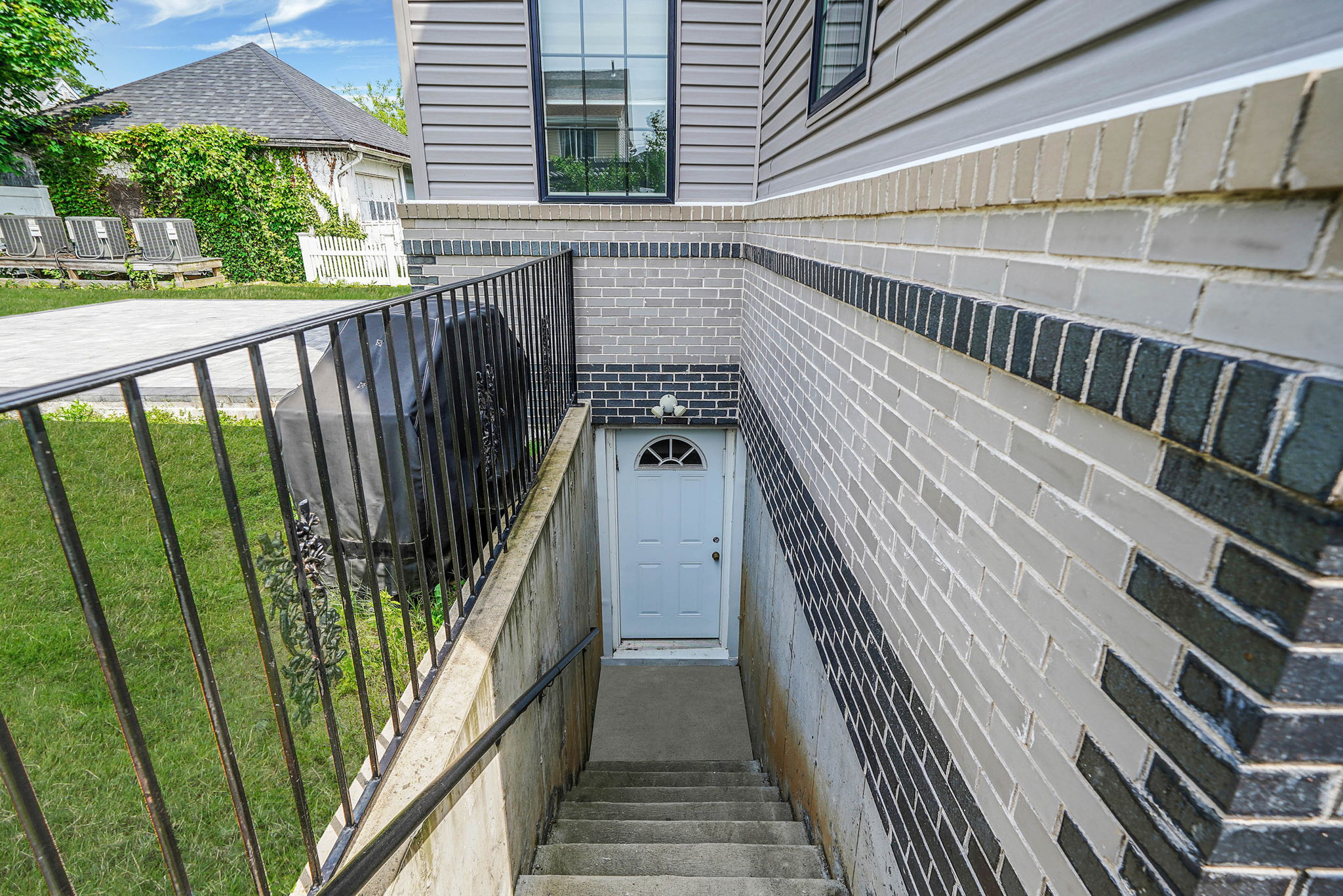 Cedarhurst, New York, 11516, United States, 5 Bedrooms Bedrooms, ,5 BathroomsBathrooms,Residential,For Sale,1851144