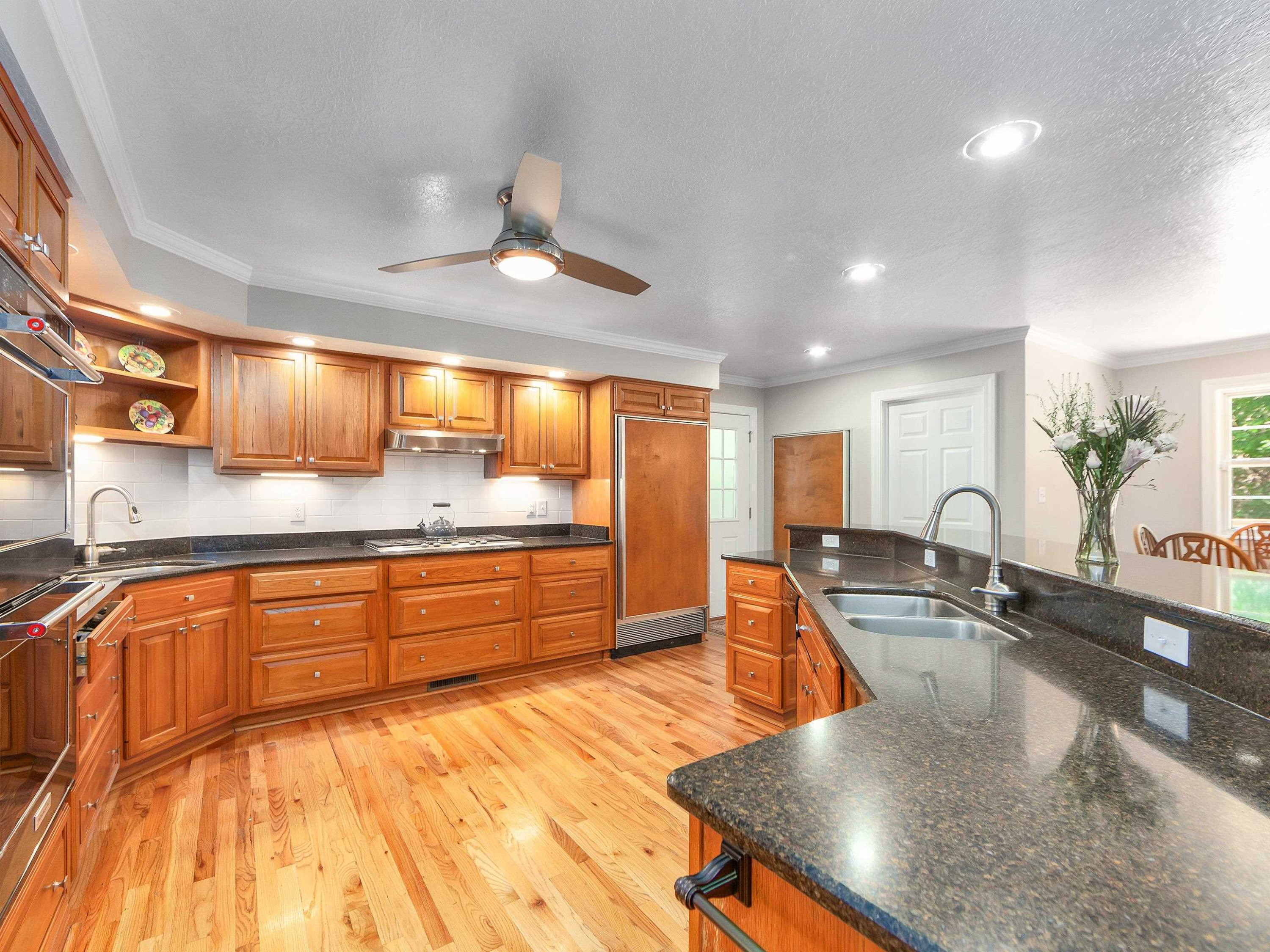 Medina, Tennessee, 38355, United States, 6 Bedrooms Bedrooms, ,4 BathroomsBathrooms,Residential,For Sale,1907793