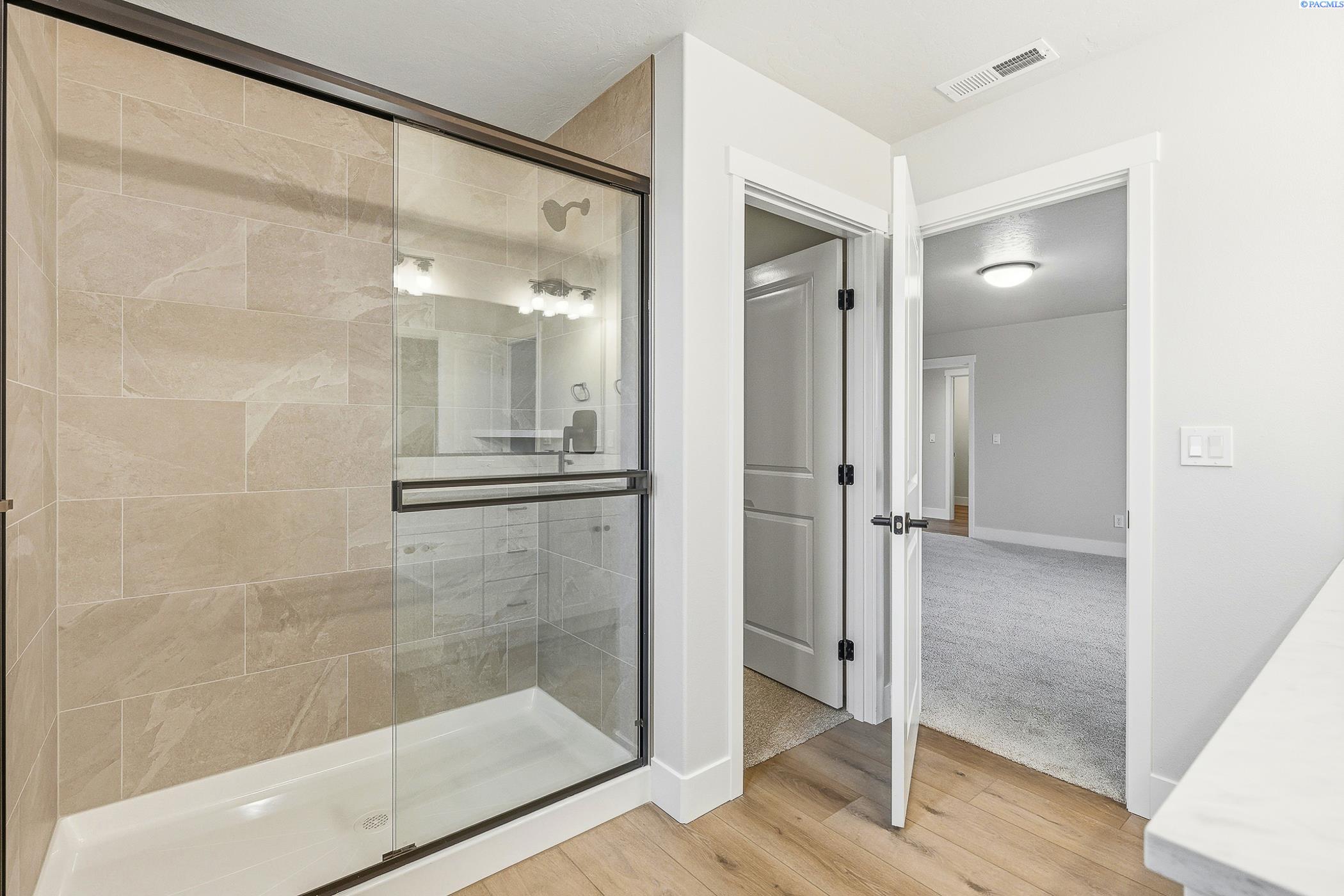 Kennewick, Washington, 99338, United States, 3 Bedrooms Bedrooms, ,1 BathroomBathrooms,Residential,For Sale,2000411