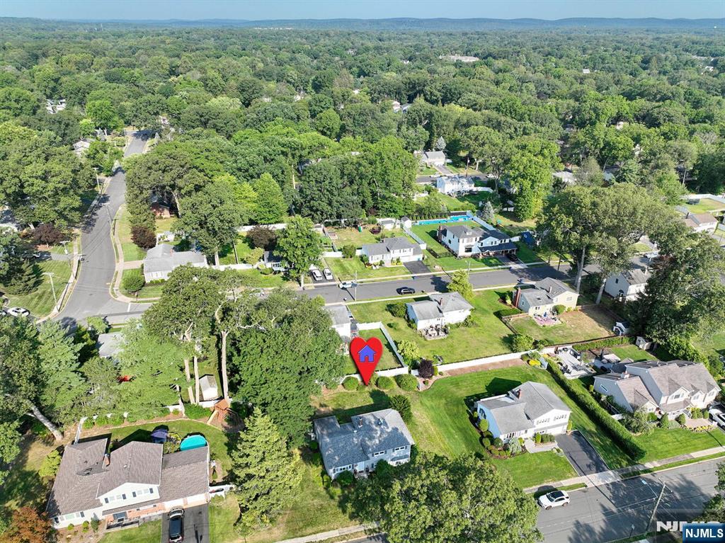 Waldwick, New Jersey, 07463, United States, 3 Bedrooms Bedrooms, ,2 BathroomsBathrooms,Residential,For Sale,1918312