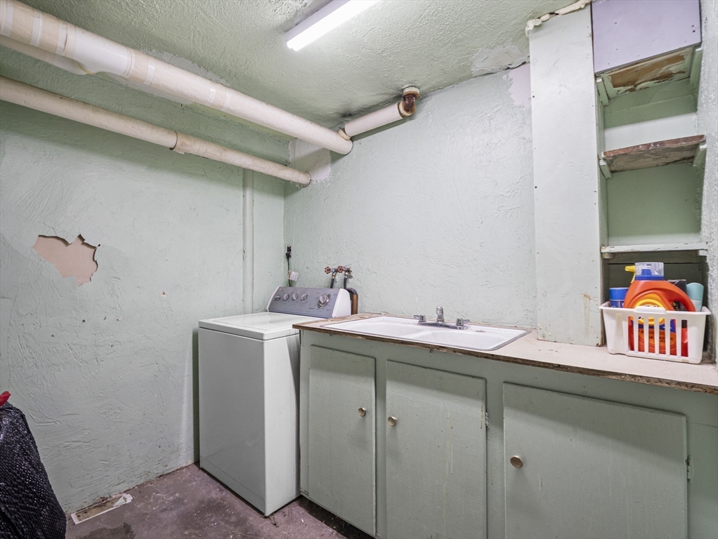 Belmont, Massachusetts, 02478, United States, 3 Bedrooms Bedrooms, ,1 BathroomBathrooms,Residential,For Sale,1988371