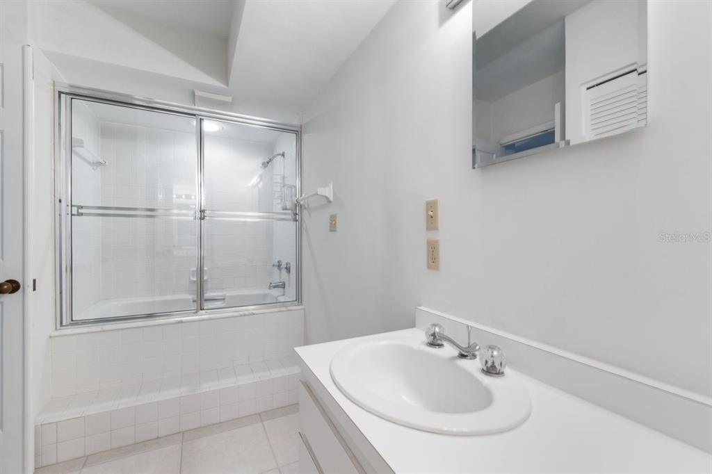 Orlando, Florida, 32819, United States, 2 Bedrooms Bedrooms, ,2 BathroomsBathrooms,Residential,For Sale,1787410