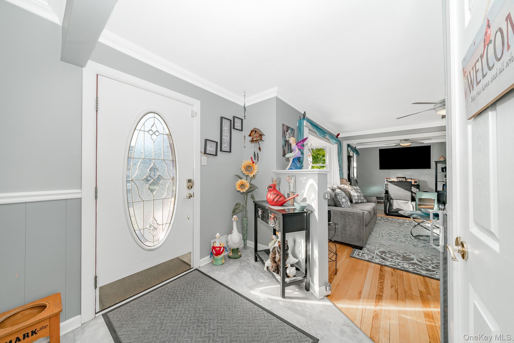 Bay Shore, New York, 11706, United States, 3 Bedrooms Bedrooms, ,1 BathroomBathrooms,Residential,For Sale,1980565