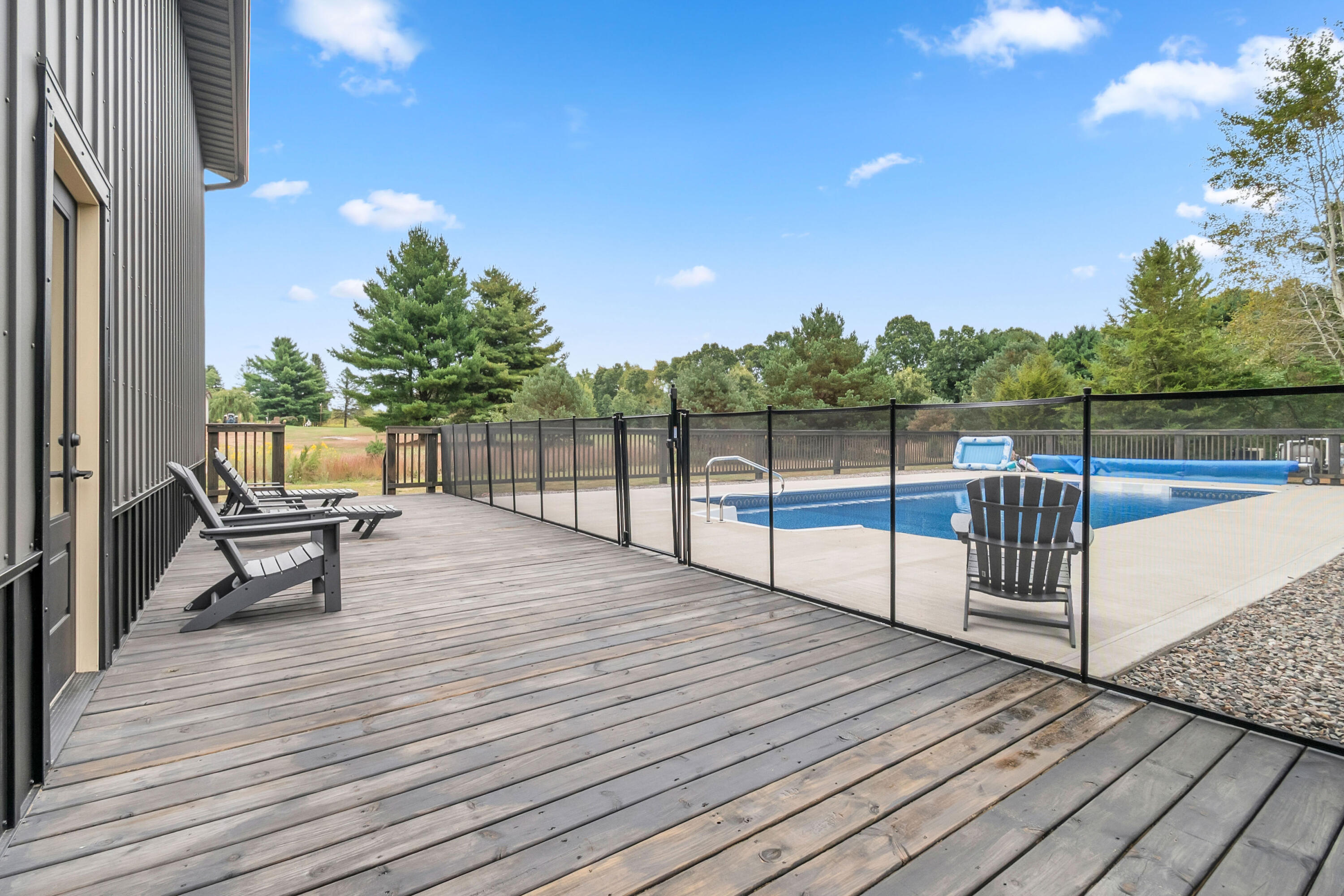 Quincy, Michigan, 49082, United States, 2 Bedrooms Bedrooms, ,3 BathroomsBathrooms,Residential,For Sale,1979767