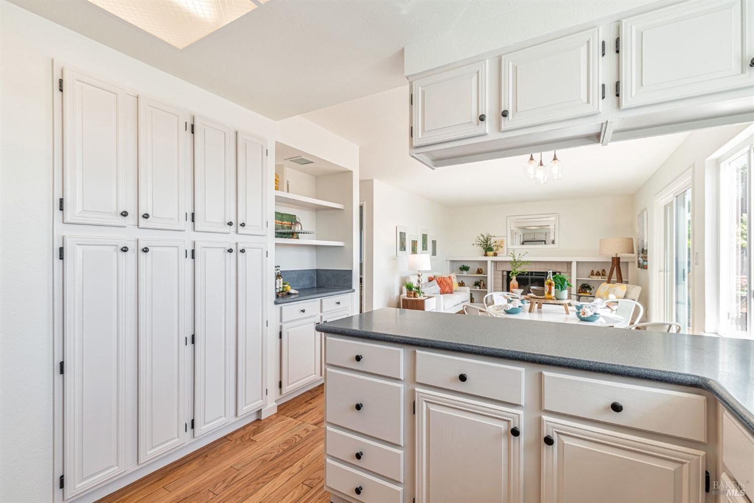 Vallejo, California, 94589, United States, 4 Bedrooms Bedrooms, ,3 BathroomsBathrooms,Residential,For Sale,1934272