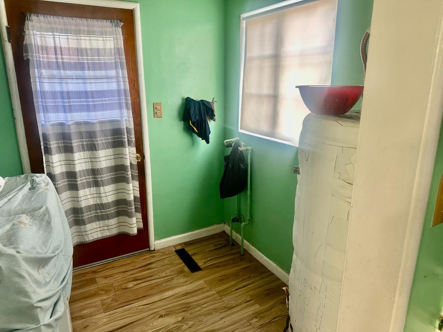 Lodi, California, 95240, United States, 3 Bedrooms Bedrooms, ,2 BathroomsBathrooms,Residential,For Sale,2009722