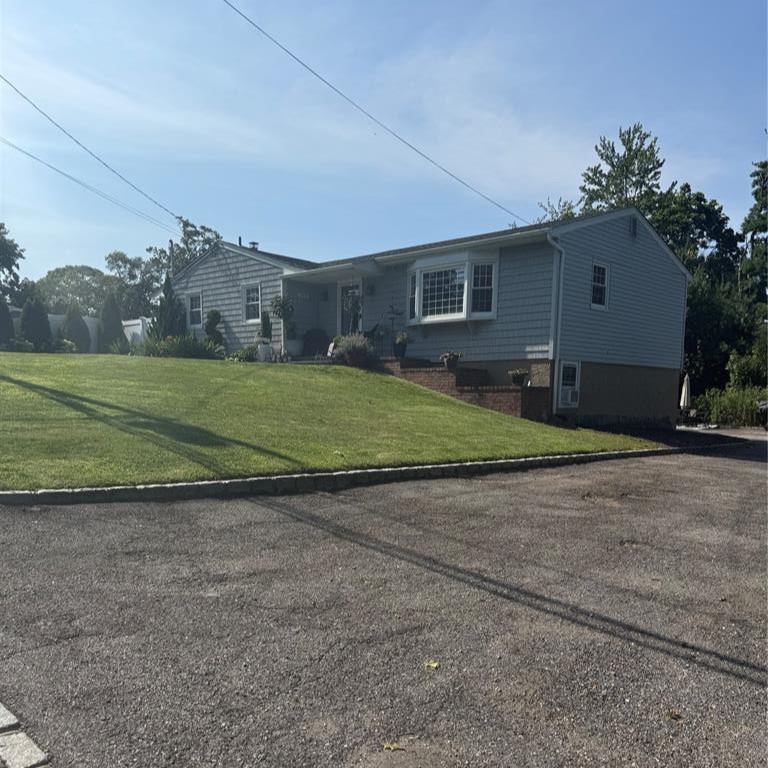 Ronkonkoma, New York, 11779, United States, 4 Bedrooms Bedrooms, ,2 BathroomsBathrooms,Residential,For Sale,1906484