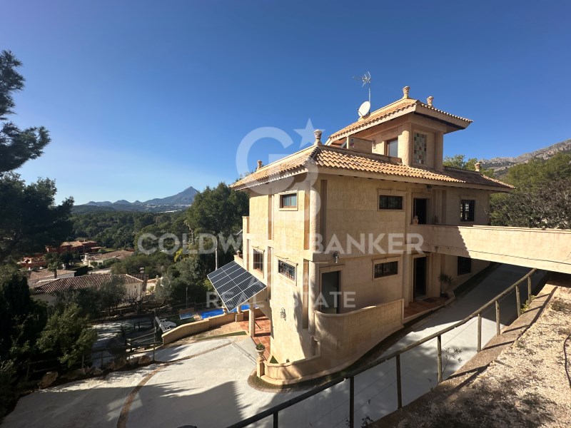 Alicante, Altea, Altea Pueblo Alicante, Altea, Alt, Altea, Comunidad Valenciana, ES, 4 Bedrooms Bedrooms, ,4 BathroomsBathrooms,Residential,For Sale,Alicante, Altea, Altea Pueblo Alicante, Altea, Alt,1675140