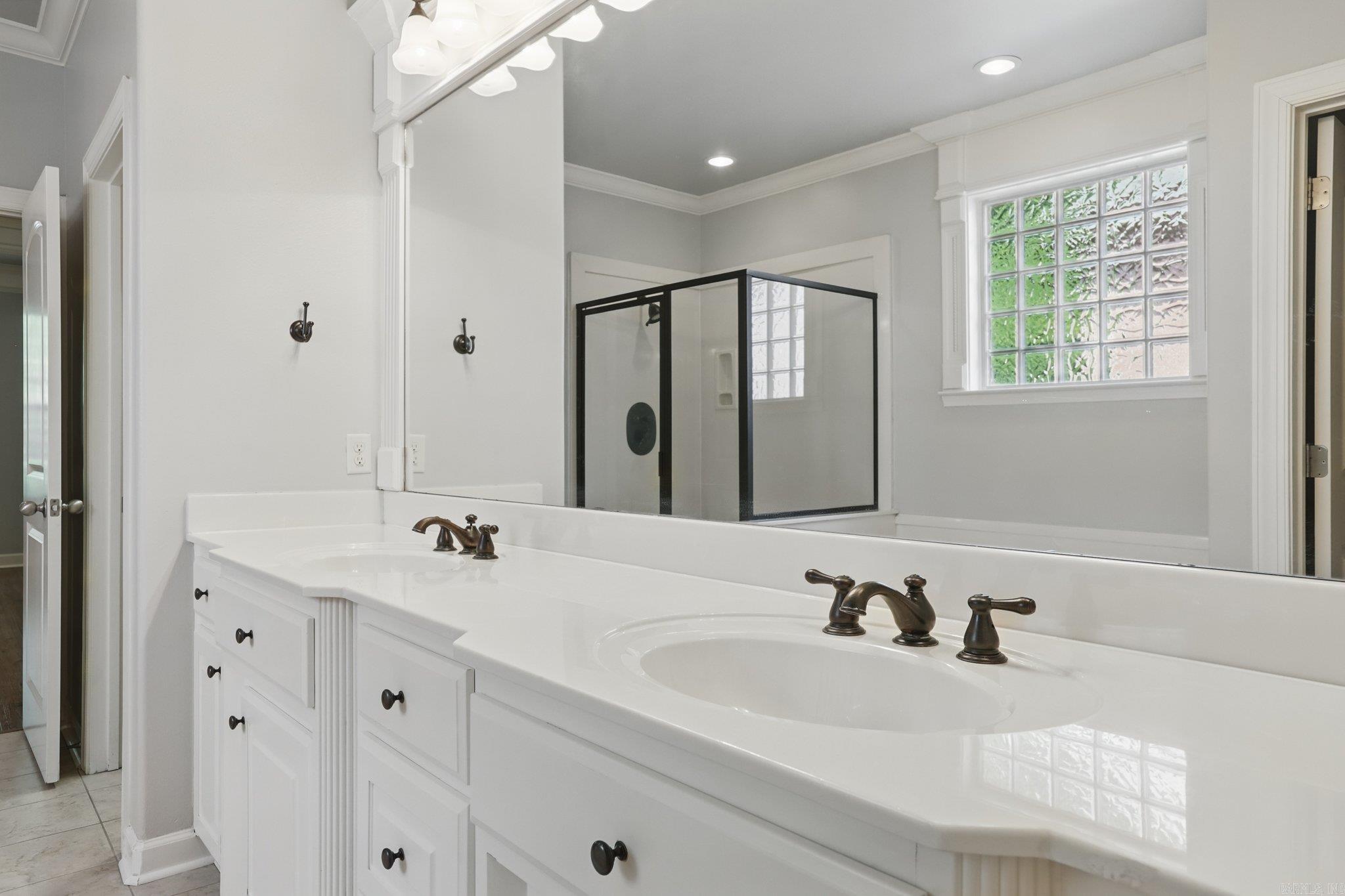 Little Rock, Arkansas, 72211, United States, 4 Bedrooms Bedrooms, ,4 BathroomsBathrooms,Residential,For Sale,1950270