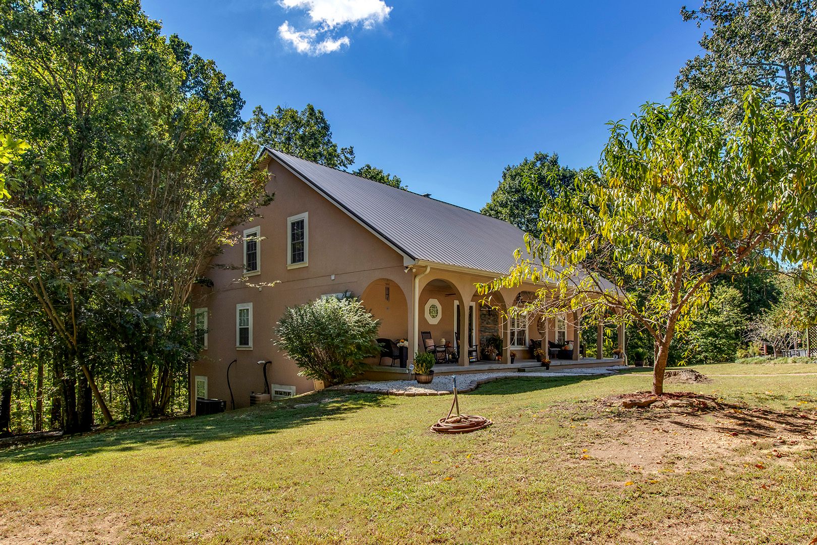 Kingston, Tennessee, 37763, United States, 5 Bedrooms Bedrooms, ,5 BathroomsBathrooms,Residential,For Sale,2011404