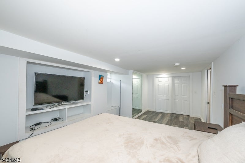 Wanaque Boro, New Jersey, 07420, United States, 4 Bedrooms Bedrooms, ,2 BathroomsBathrooms,Residential,For Sale,2049267