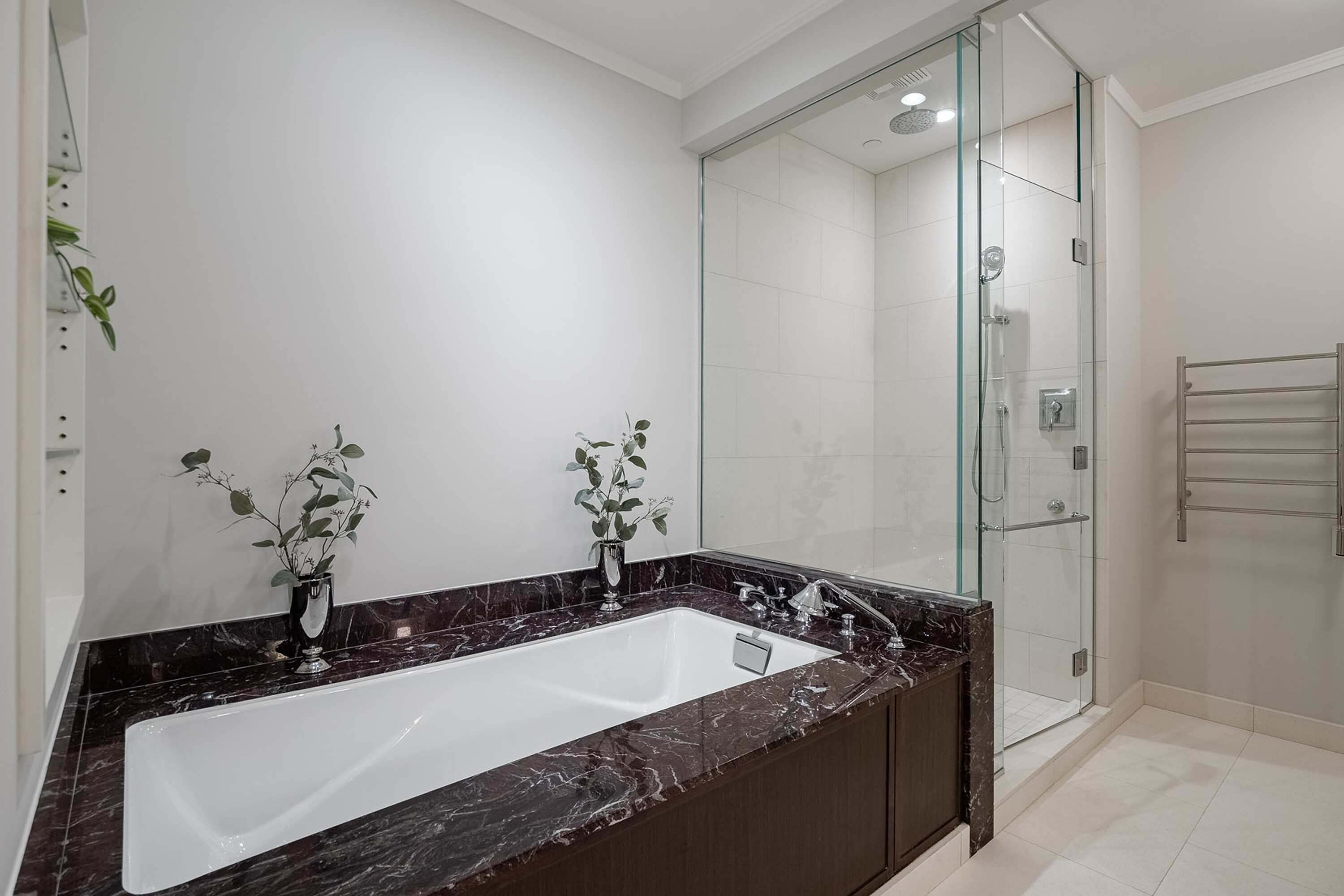  Fully Furnished Two Bedroom - 物件實景