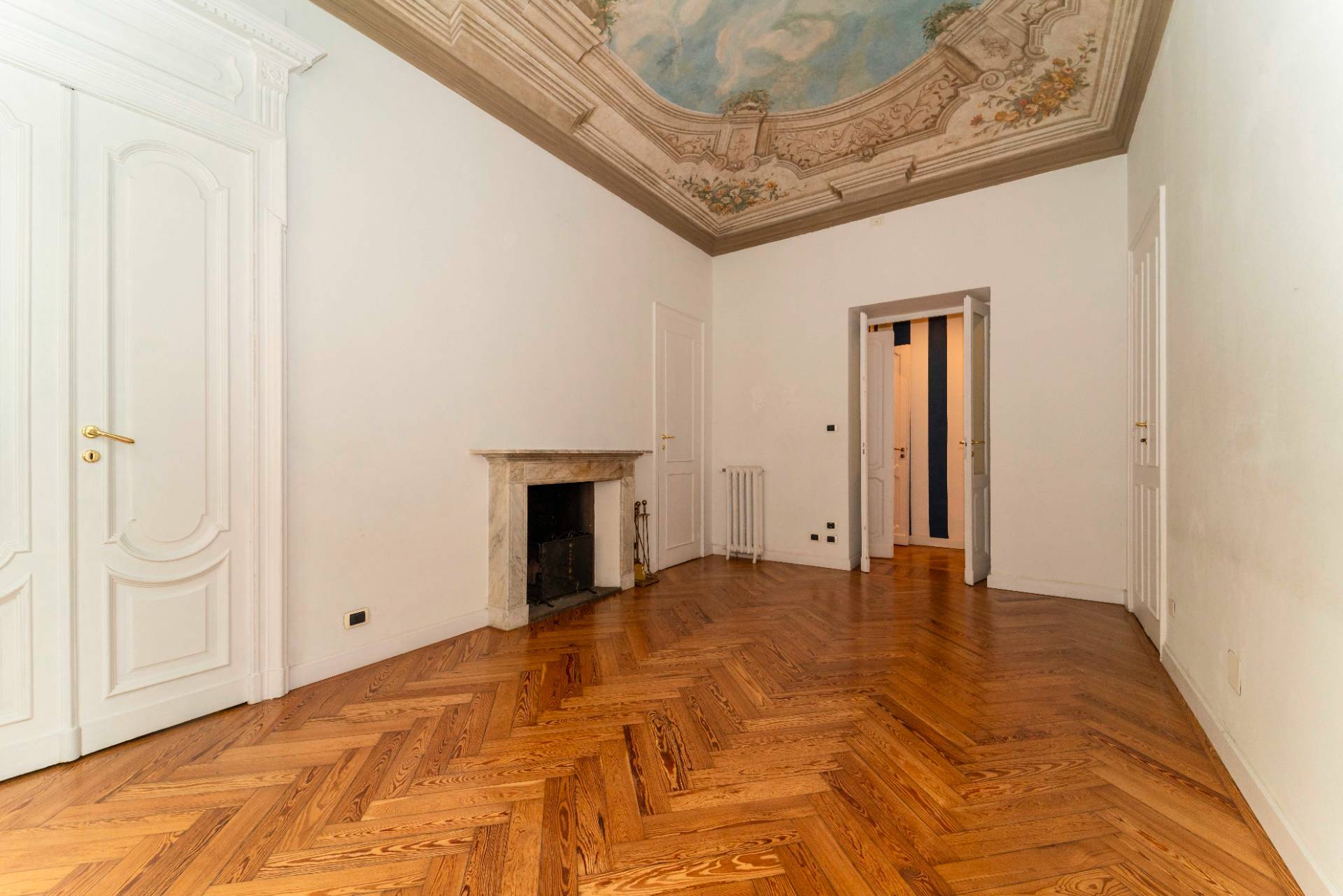 Torino, Torino, 10100, IT, 3 Bedrooms Bedrooms, ,4 BathroomsBathrooms,Residential,For Sale,1989307