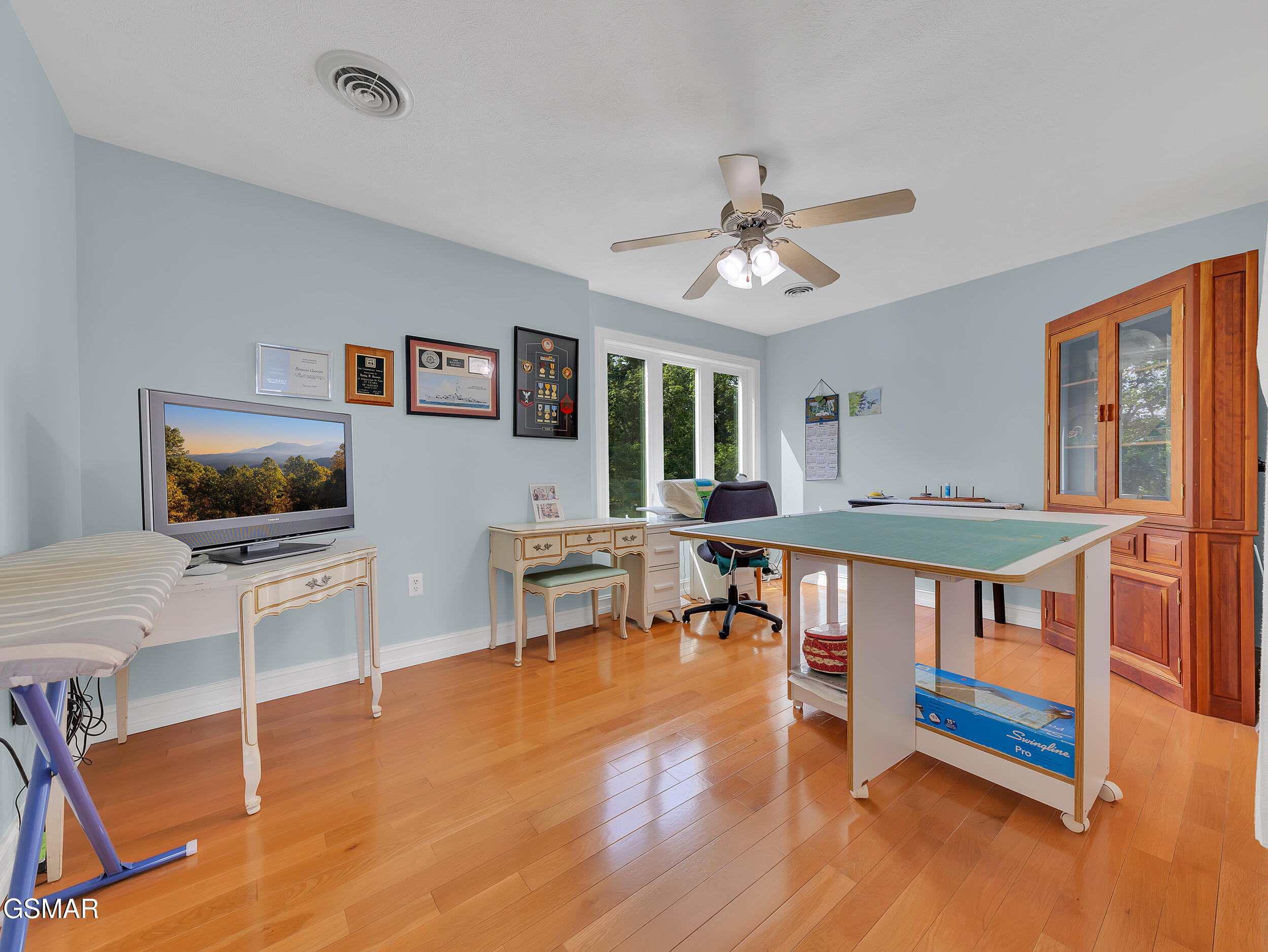 Mooresburg, Tennessee, 37811, United States, 2 Bedrooms Bedrooms, ,4 BathroomsBathrooms,Residential,For Sale,1861149