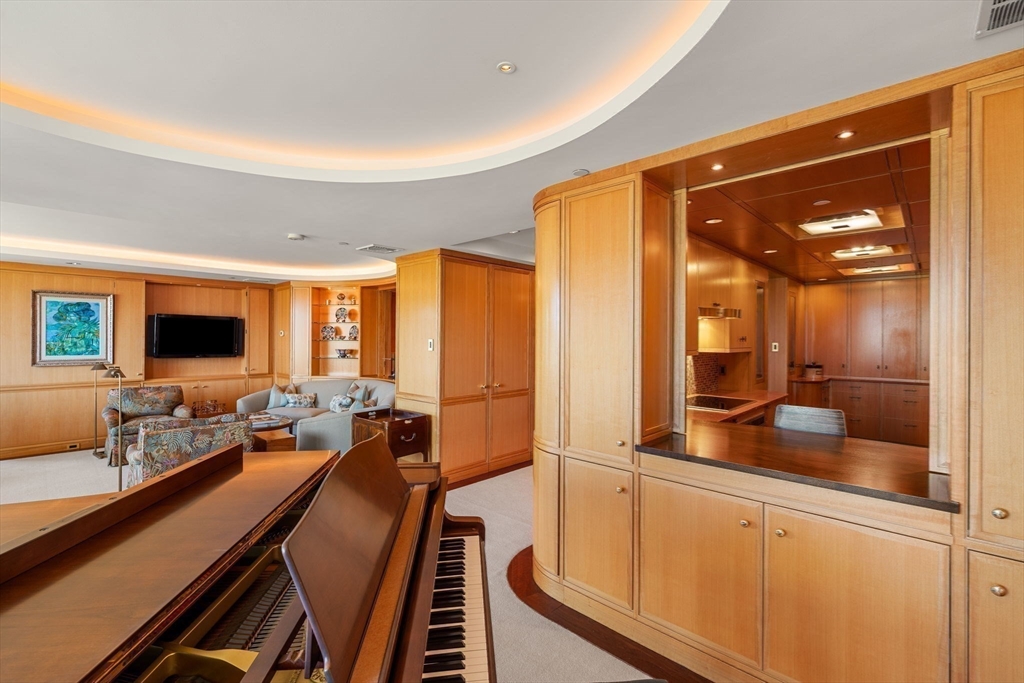 Boston, Massachusetts, 02116, United States, 1 Bedroom Bedrooms, ,2 BathroomsBathrooms,Residential,For Sale,1787577