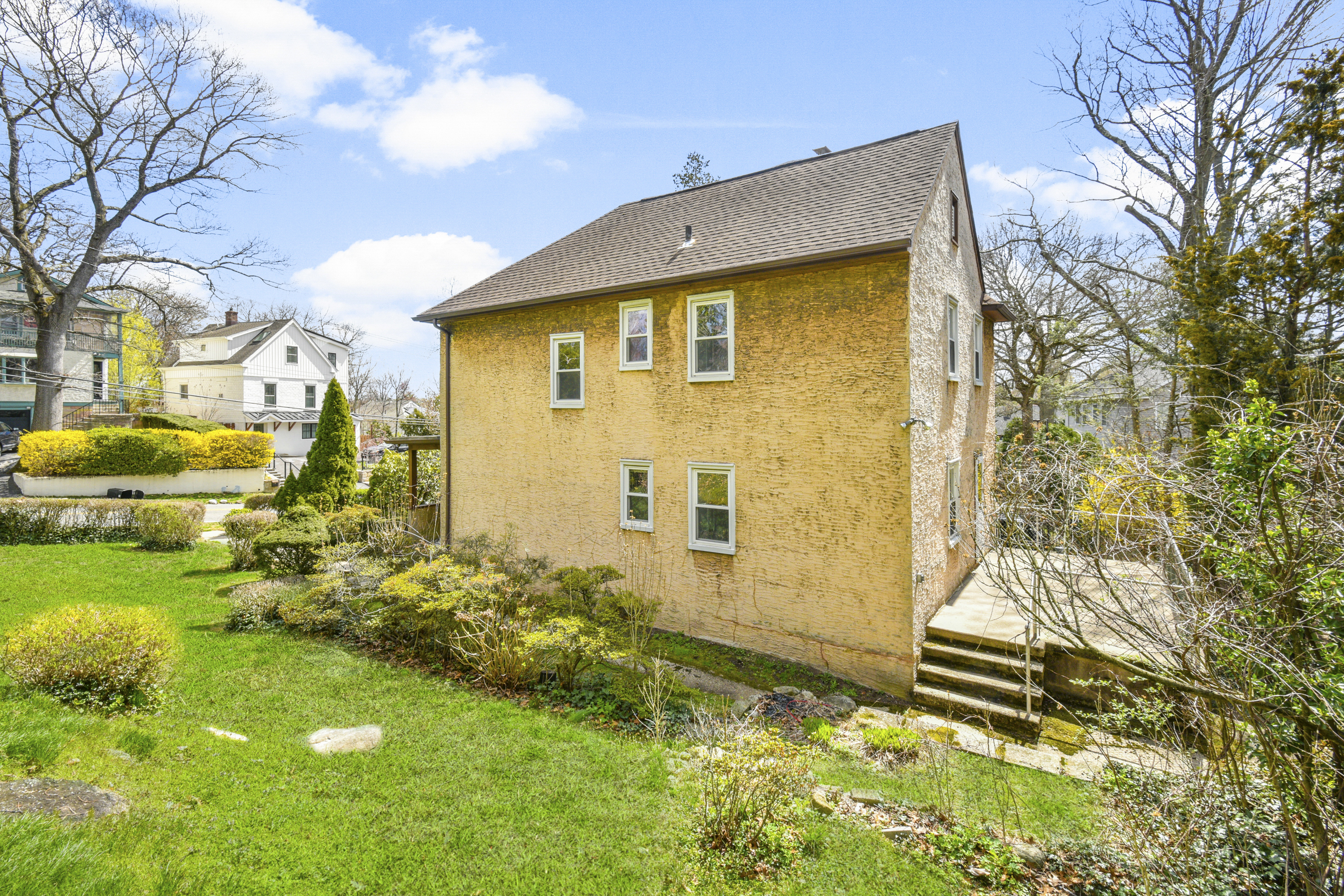  Charming Larchmont Colonial - 物件實景