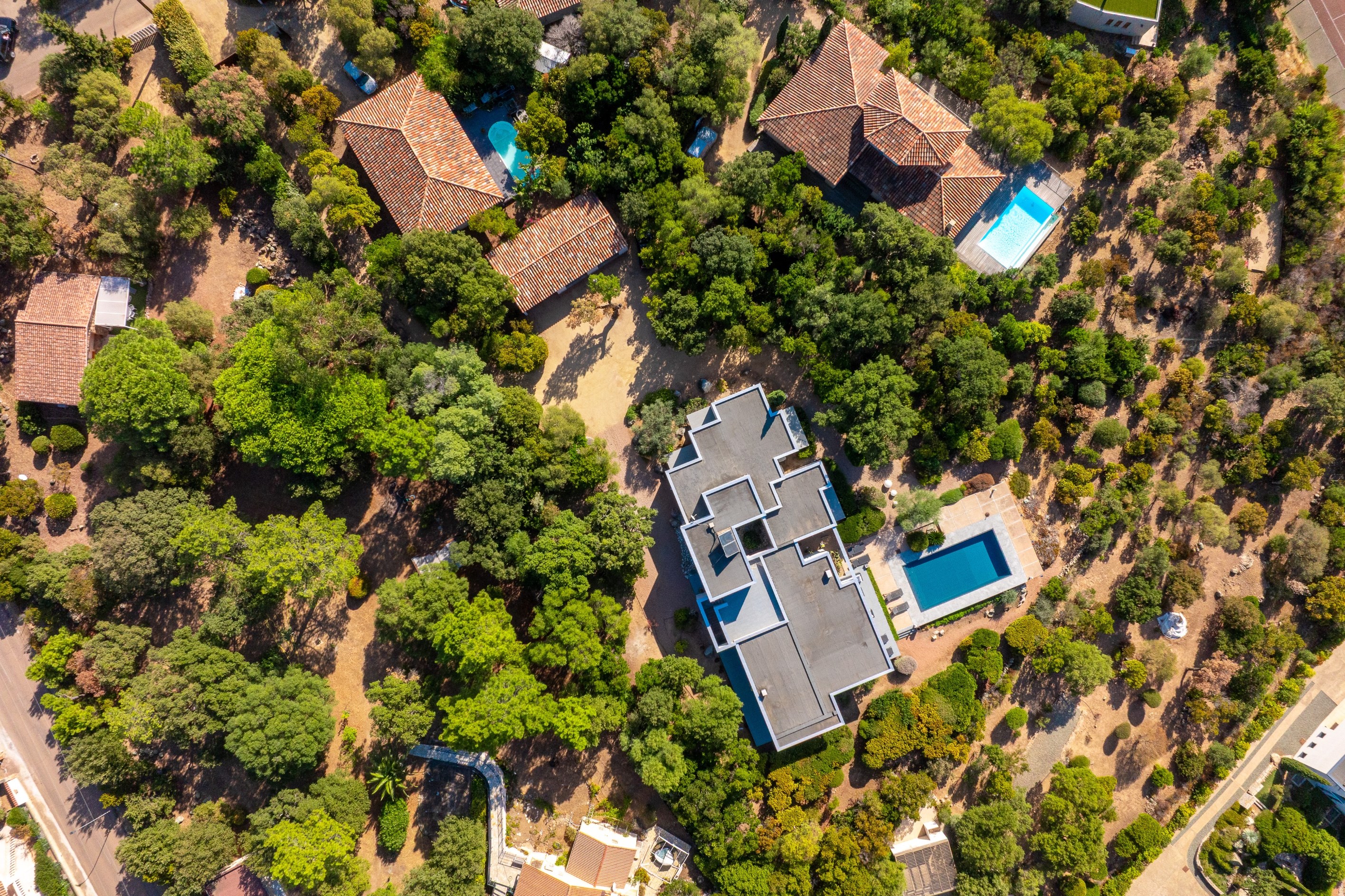  Contemporary 300 sqm villa with a mirror pool in Pinarello – 5 suites - 物件實景
