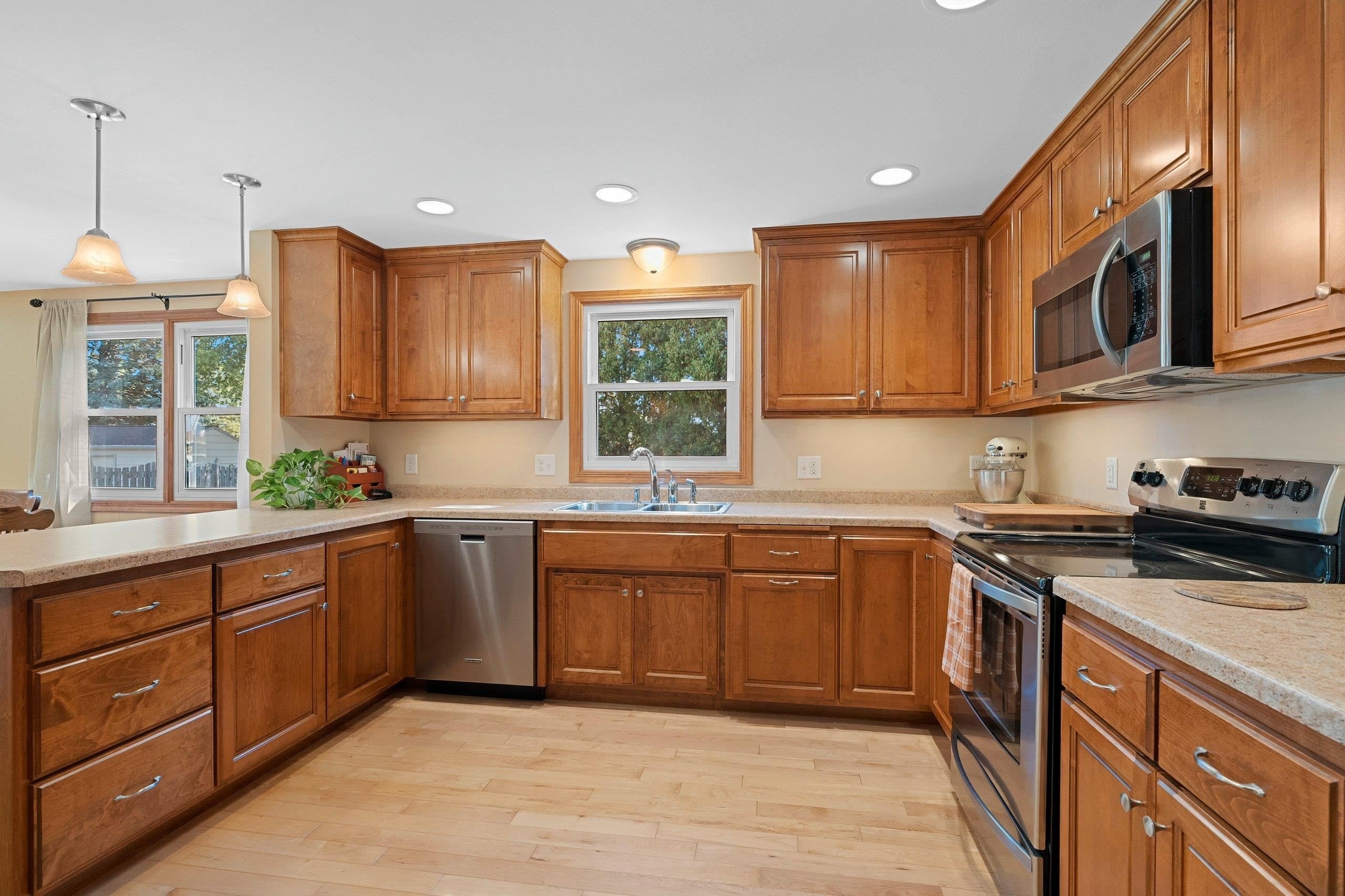 GREEN BAY, Wisconsin, 54304-4417, United States, 4 Bedrooms Bedrooms, ,2 BathroomsBathrooms,Residential,For Sale,1978060