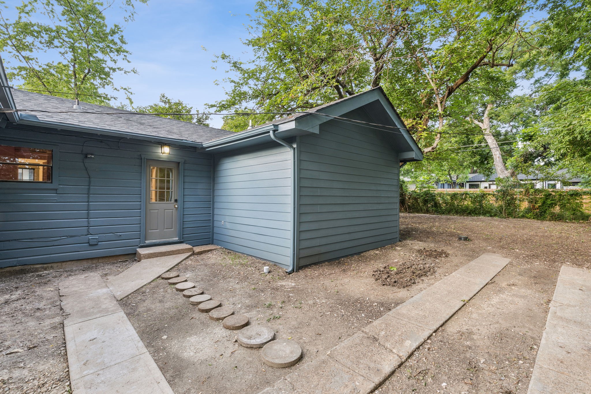 Dallas, Texas, 75208, United States, 3 Bedrooms Bedrooms, ,3 BathroomsBathrooms,Residential,For Sale,1926377