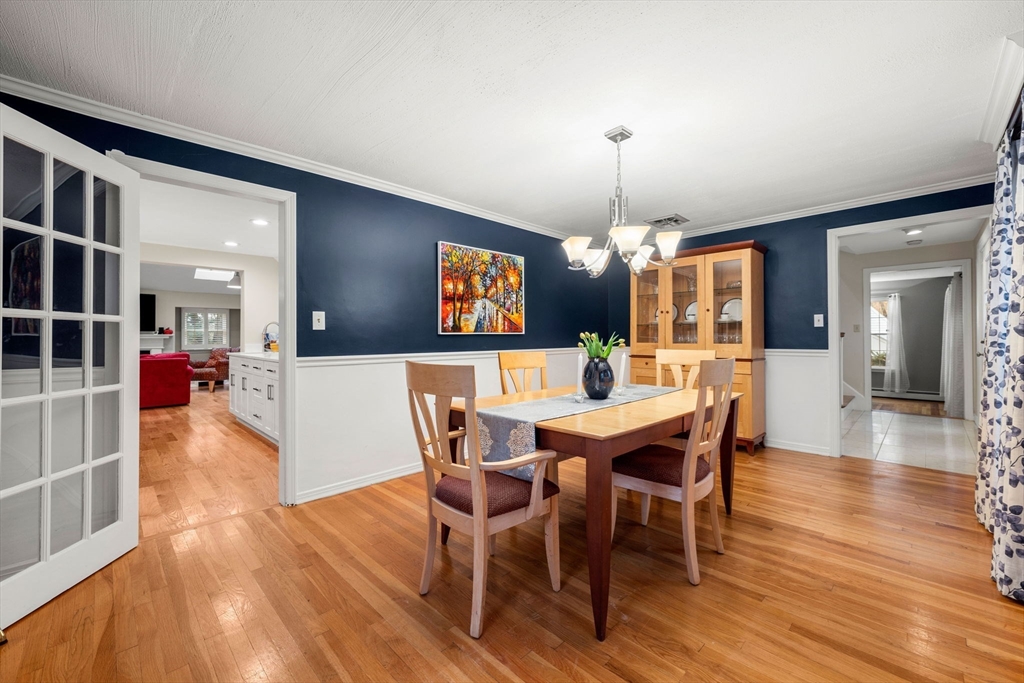 Andover, Massachusetts, 01810, United States, 4 Bedrooms Bedrooms, ,3 BathroomsBathrooms,Residential,For Sale,1987628