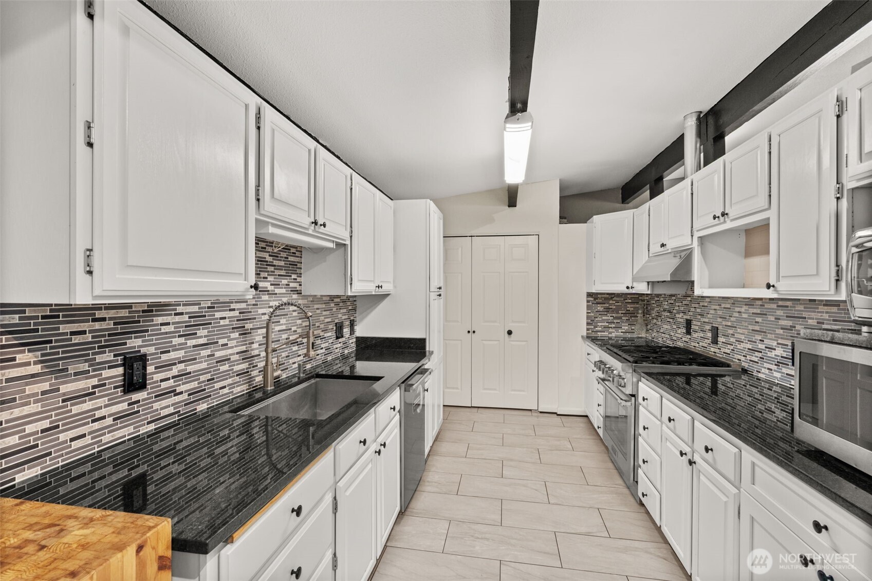 Centralia, Washington, 98531, United States, 3 Bedrooms Bedrooms, ,1 BathroomBathrooms,Residential,For Sale,1937909