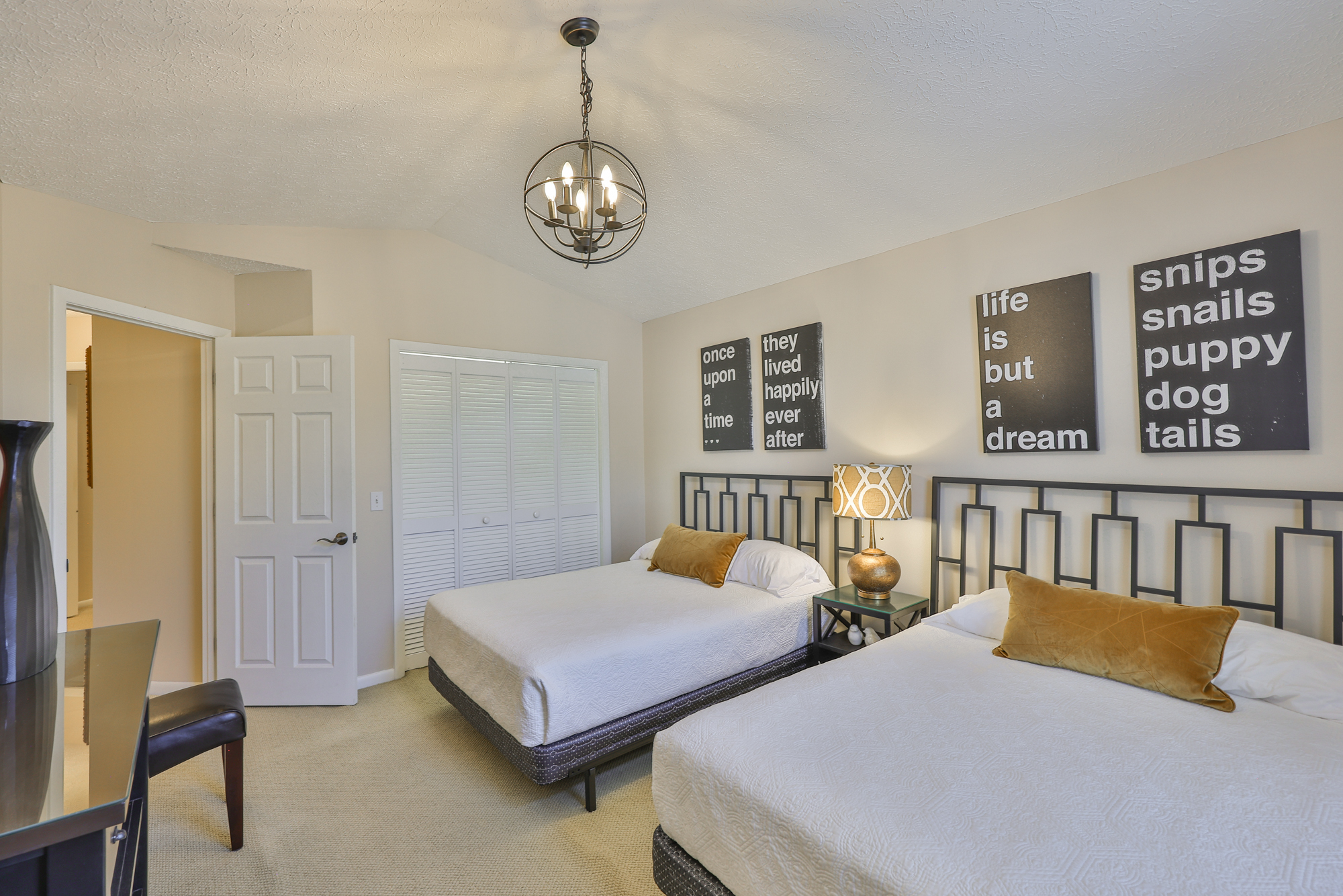 Tampa, Florida, 33629, United States, 2 Bedrooms Bedrooms, ,3 BathroomsBathrooms,Residential,For Sale,1981807