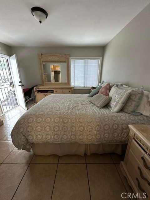 South Gate, California, 90280, United States, 4 Bedrooms Bedrooms, ,Residential,For Sale,1986153