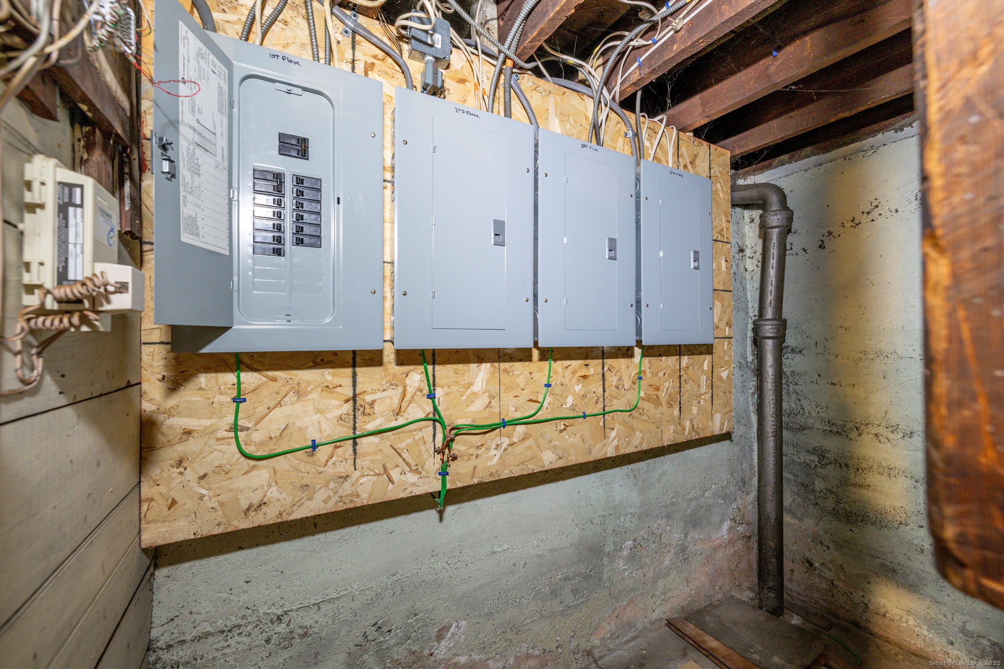 Hartford, Connecticut, 06105, United States, 8 Bedrooms Bedrooms, ,3 BathroomsBathrooms,Residential,For Sale,1994837