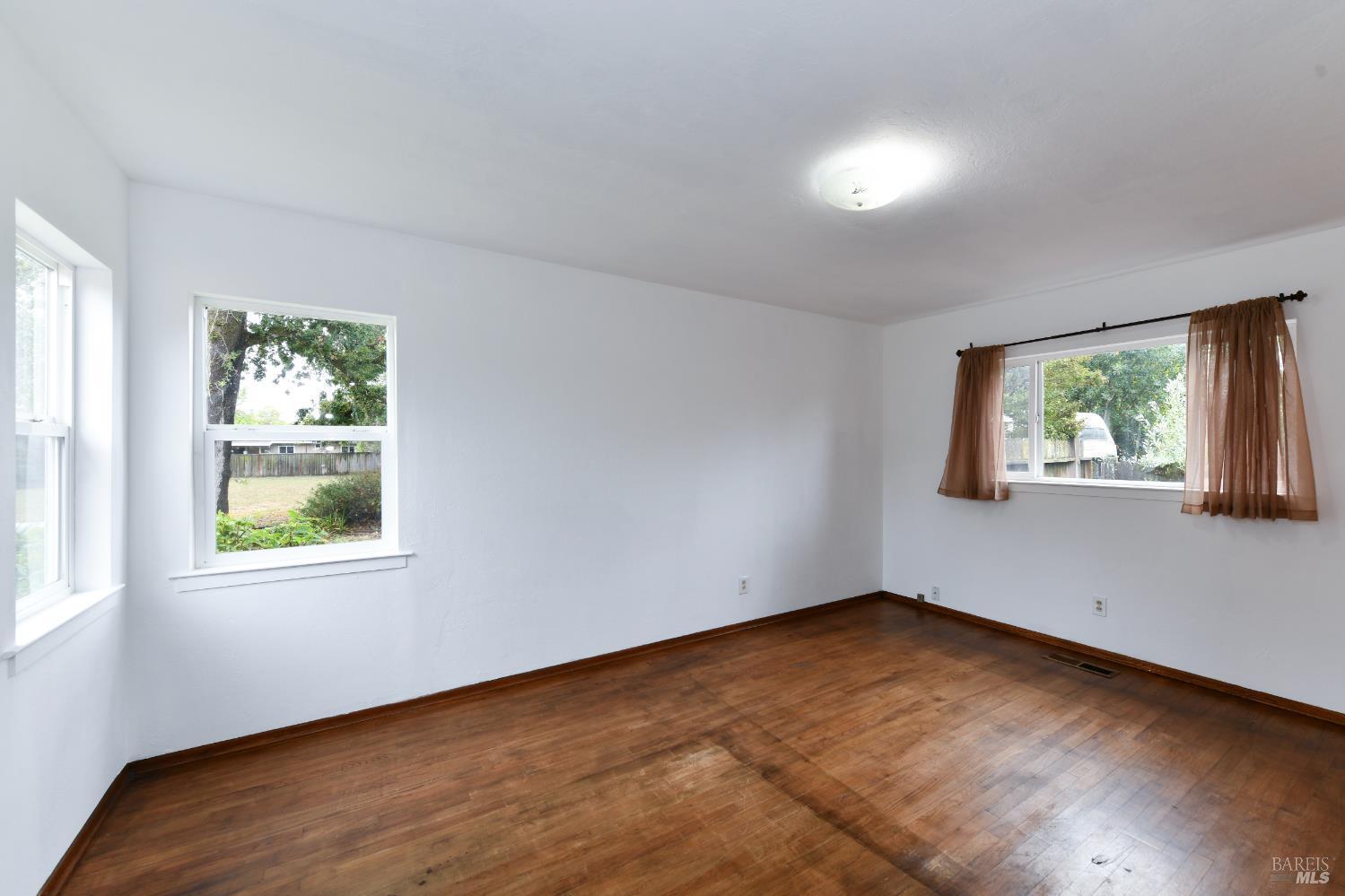 Napa, California, 94558, United States, 3 Bedrooms Bedrooms, ,1 BathroomBathrooms,Residential,For Sale,1988098