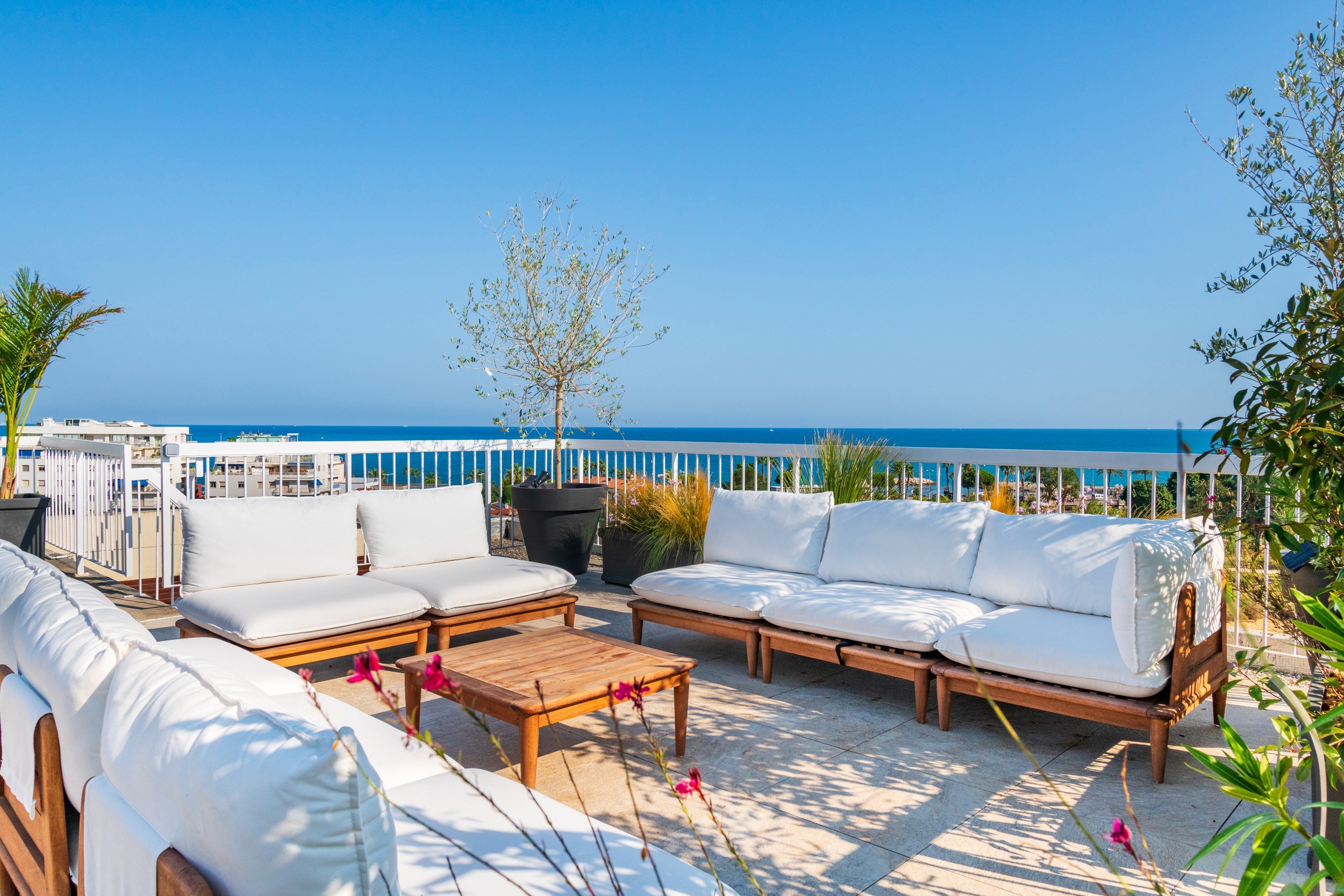  Exceptional top-floor apartment with panoramic sea views and private rooftop te… - 物件實景