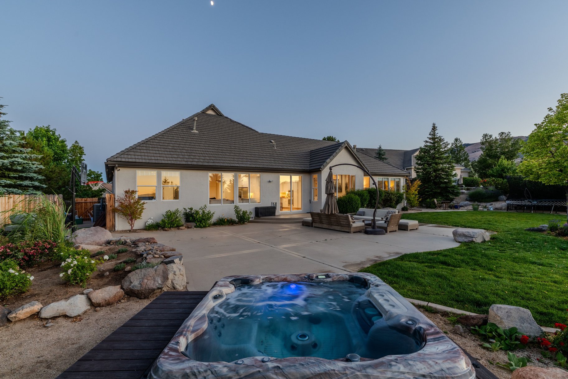  Gorgeous, Fully Updated Arrowcreek Home with Stunning Views - 物件實景
