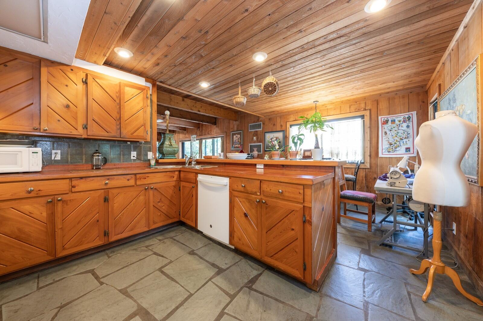 Haverhill, Florida, 33415, United States, 4 Bedrooms Bedrooms, ,4 BathroomsBathrooms,Residential,For Sale,1848793