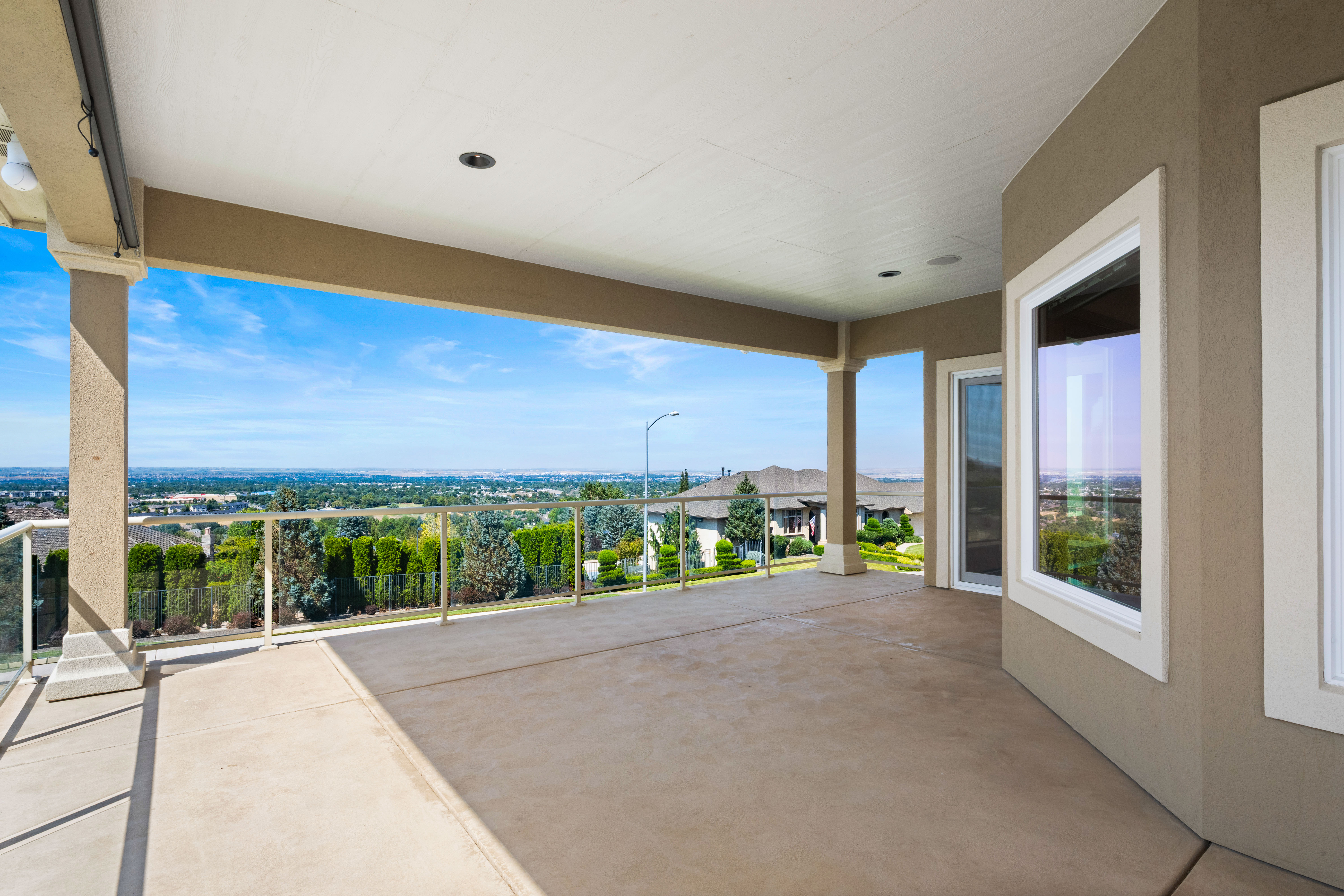  Breathtaking Views & Award Winning Parade Home - 物件實景