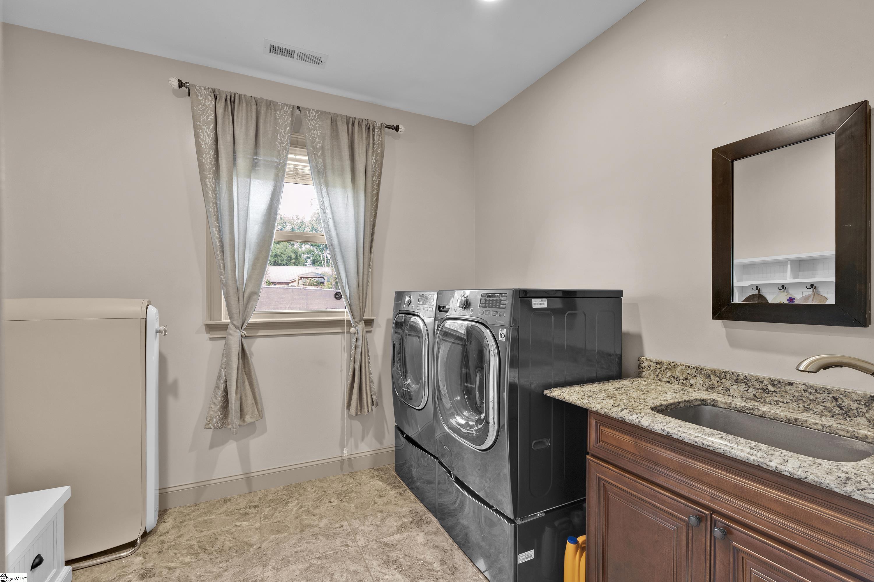 Inman, South Carolina, 29349, United States, 4 Bedrooms Bedrooms, ,4 BathroomsBathrooms,Residential,For Sale,1885361