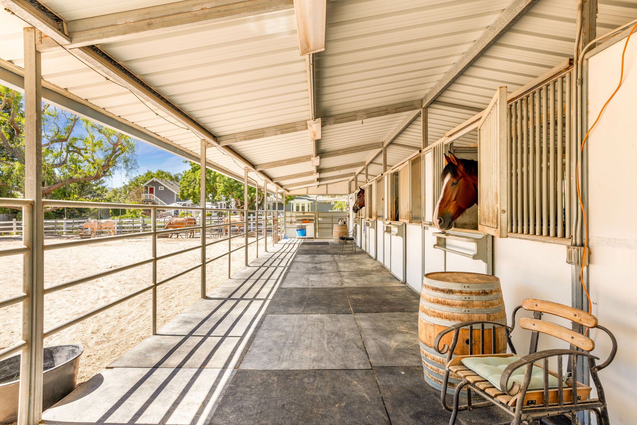  2390 Glenside Lane - 物件實景