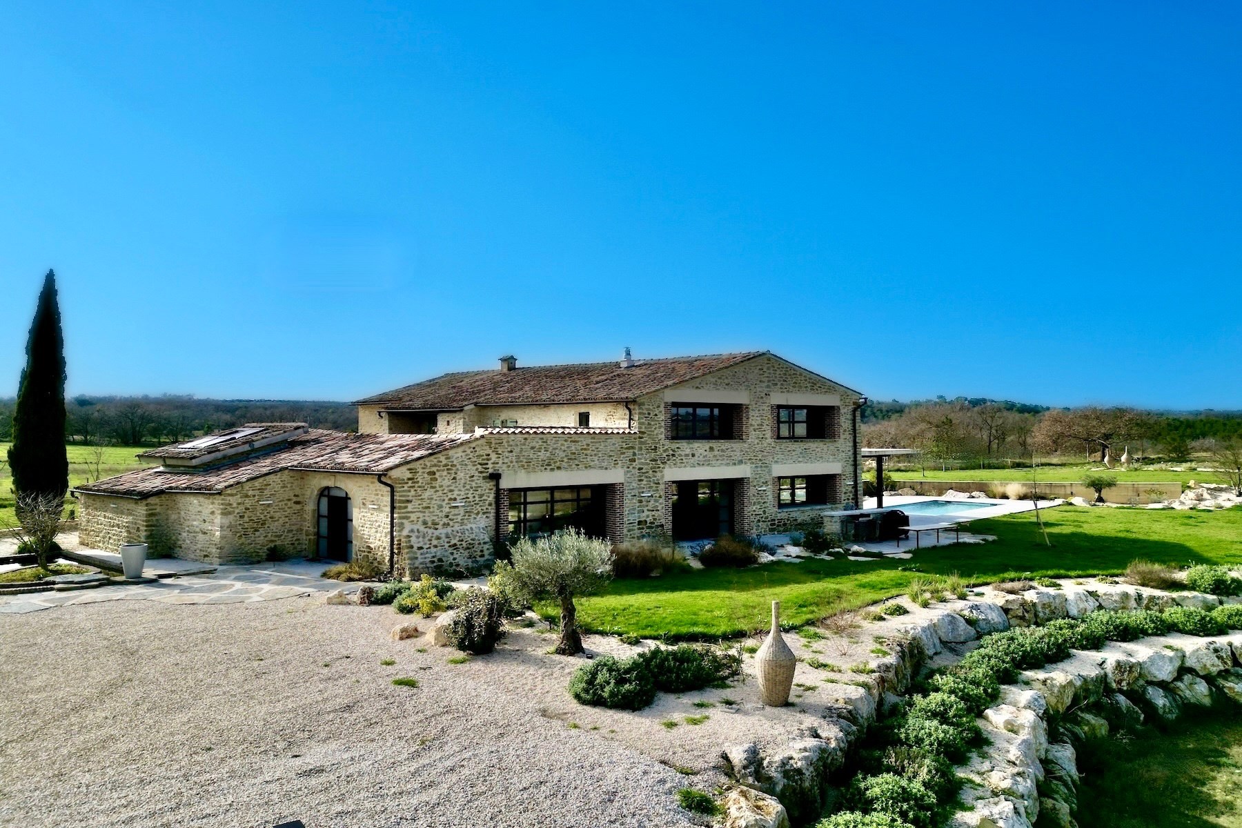  Exceptional Property – 345 sqm – 1.3 ha Park – Swimming Pool – Near Uzès - 物件實景