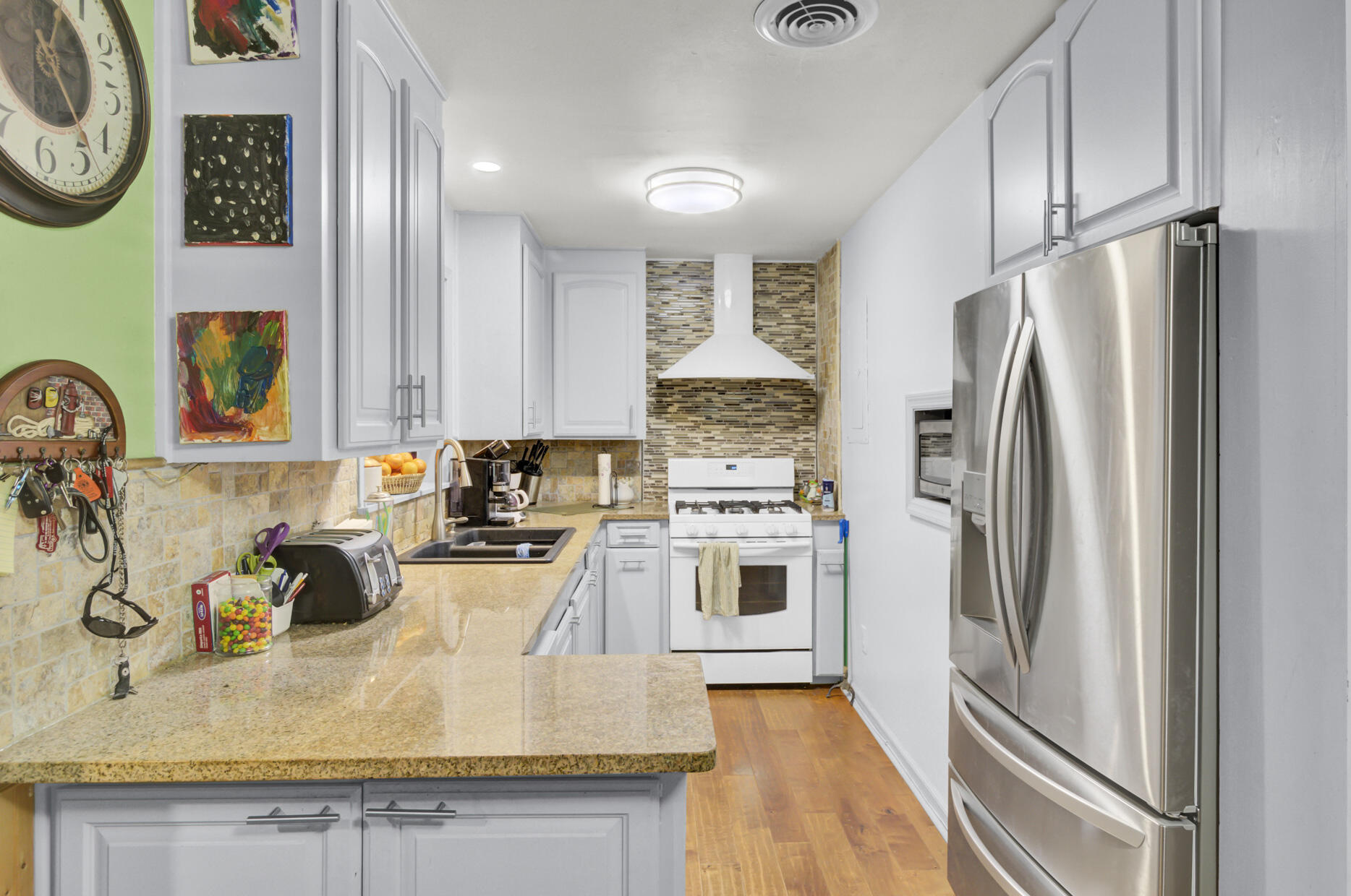 Charleston, South Carolina, 29407, United States, 4 Bedrooms Bedrooms, ,2 BathroomsBathrooms,Residential,For Sale,1950272