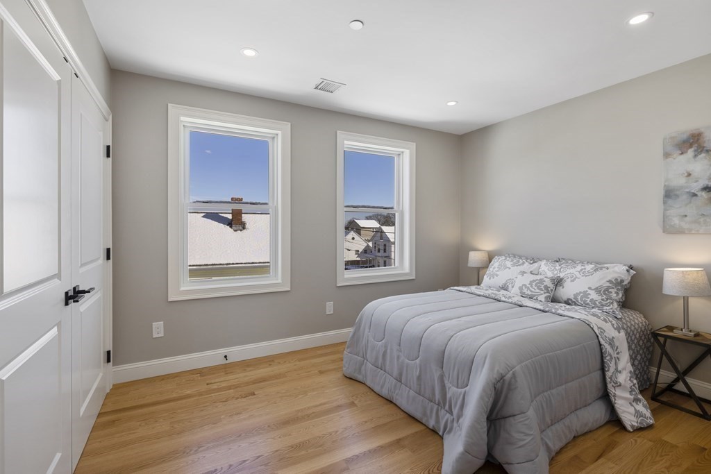Everett, Massachusetts, 02149, United States, 3 Bedrooms Bedrooms, ,2 BathroomsBathrooms,Residential,For Sale,1923435