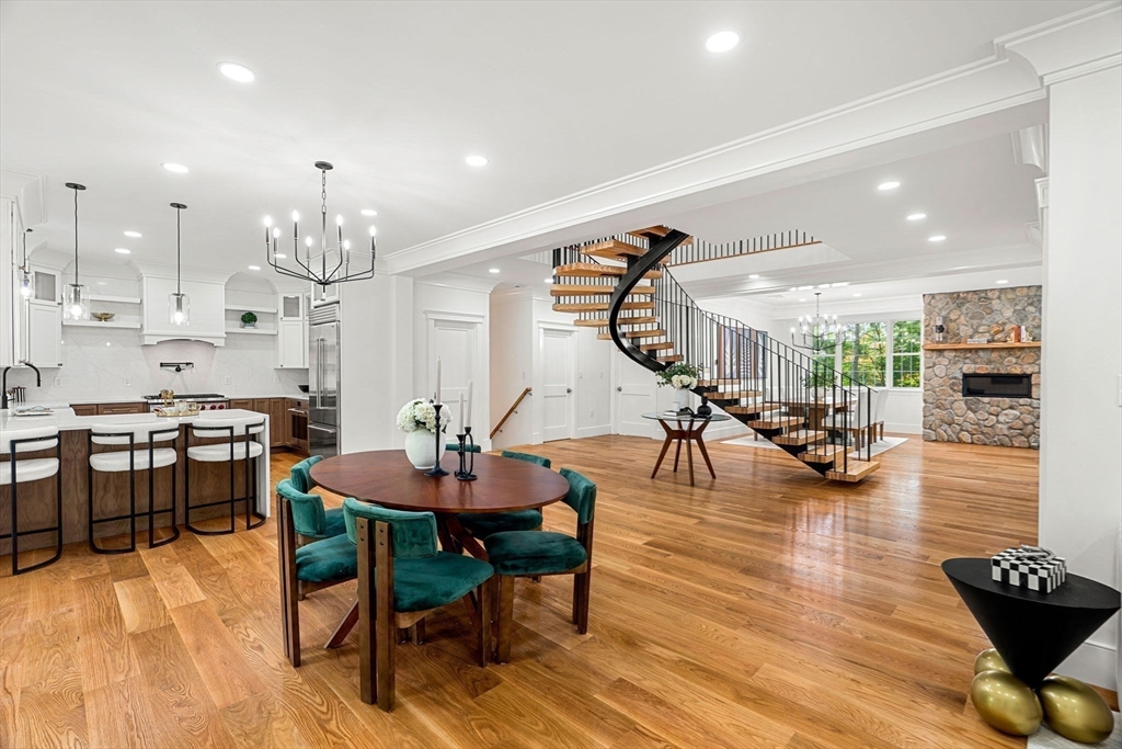 Natick, Massachusetts, 01760, United States, 5 Bedrooms Bedrooms, ,6 BathroomsBathrooms,Residential,For Sale,1901321